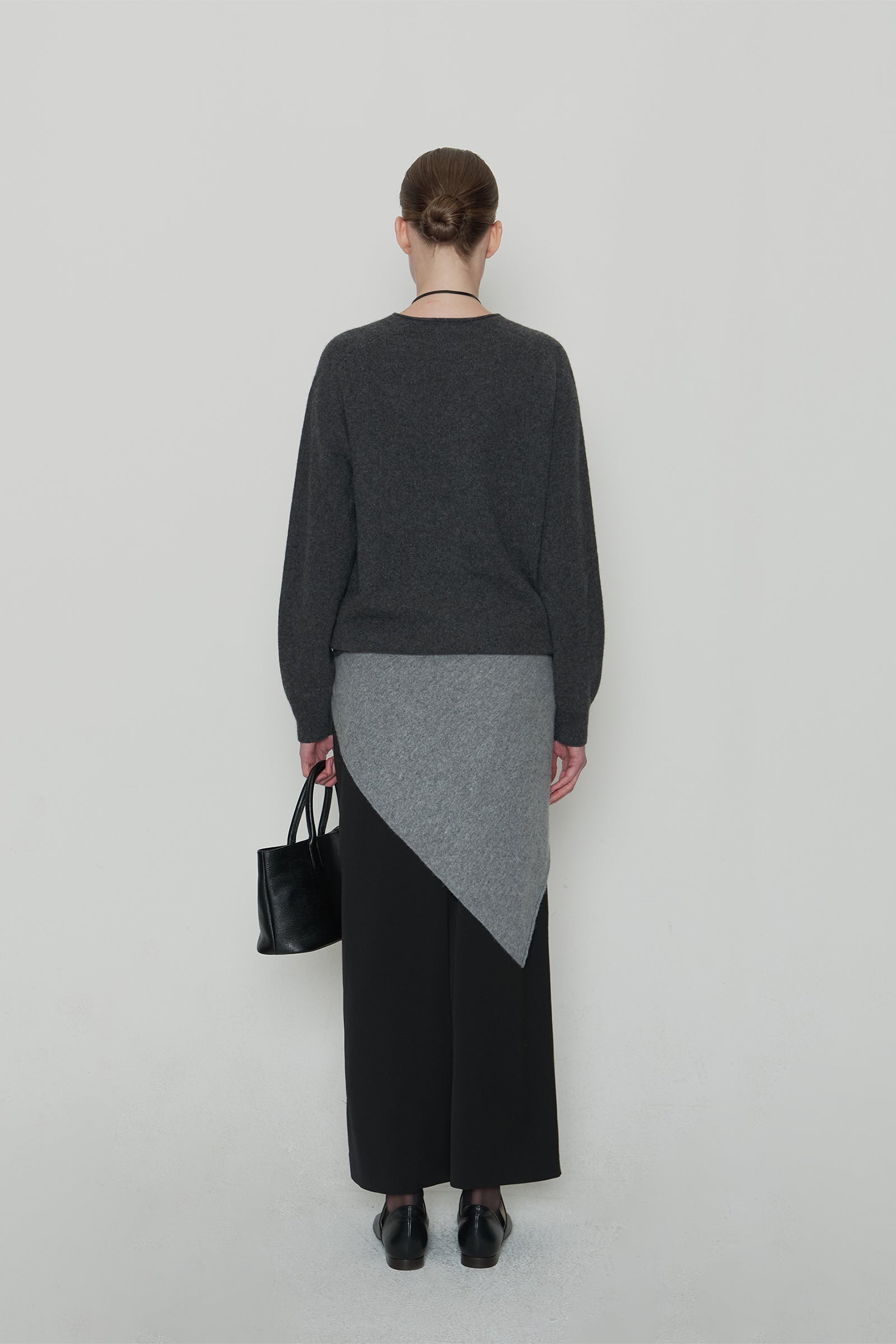 EDIN V-NECK ALPACA KNIT_CHARCOAL