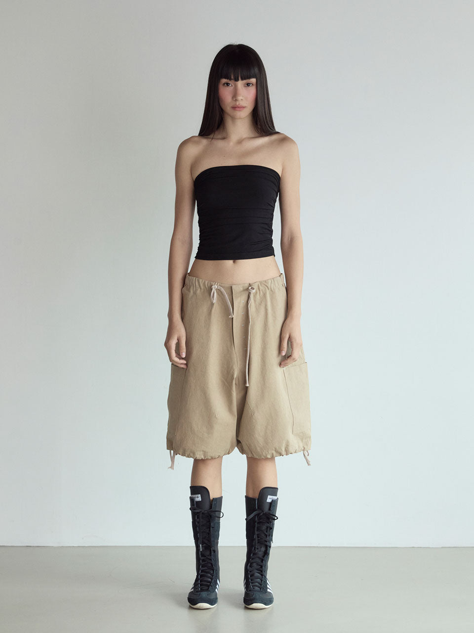 LOW WAIST CARGO SHORTS_BEIGE