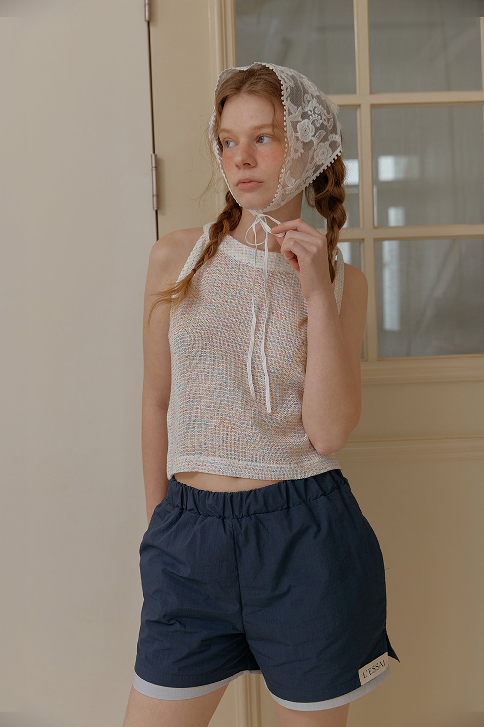 HALTER TWEED SLEEVELES_WHITE