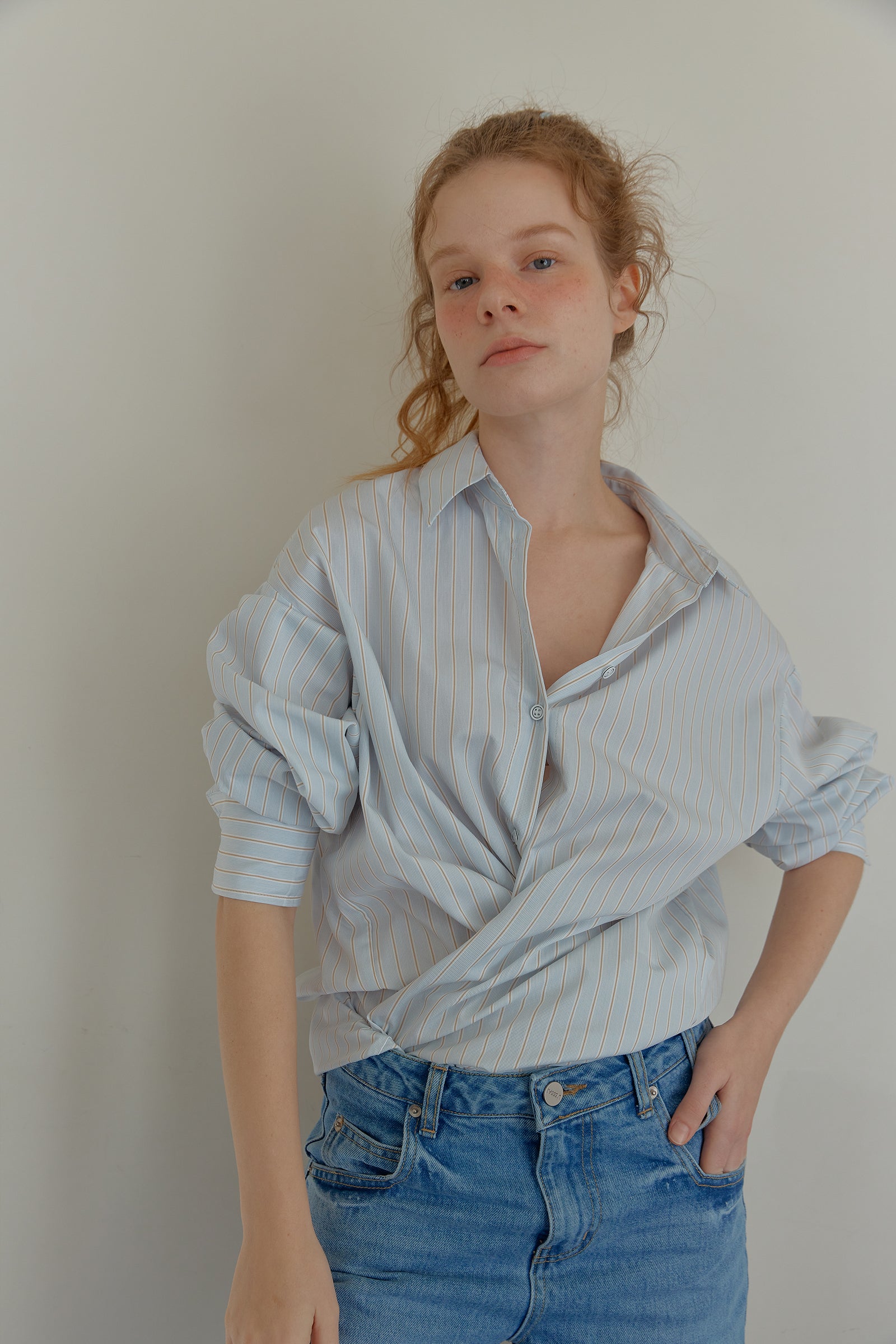 BUTTON POINTED STRIPE SHIRT_BLUE