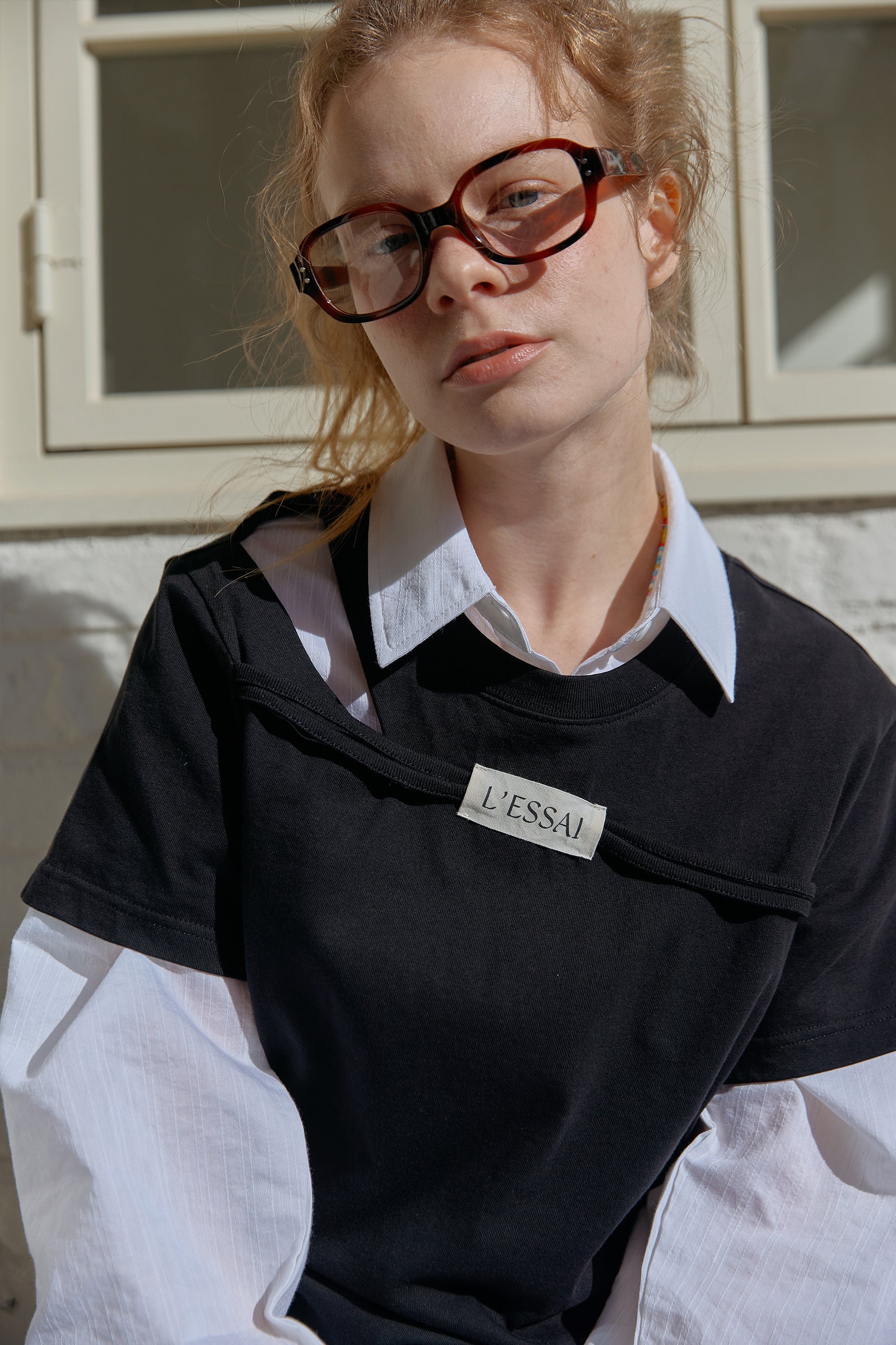 CUT OUT SHOULDER STRING LOGO T-SHIRT_BLACK