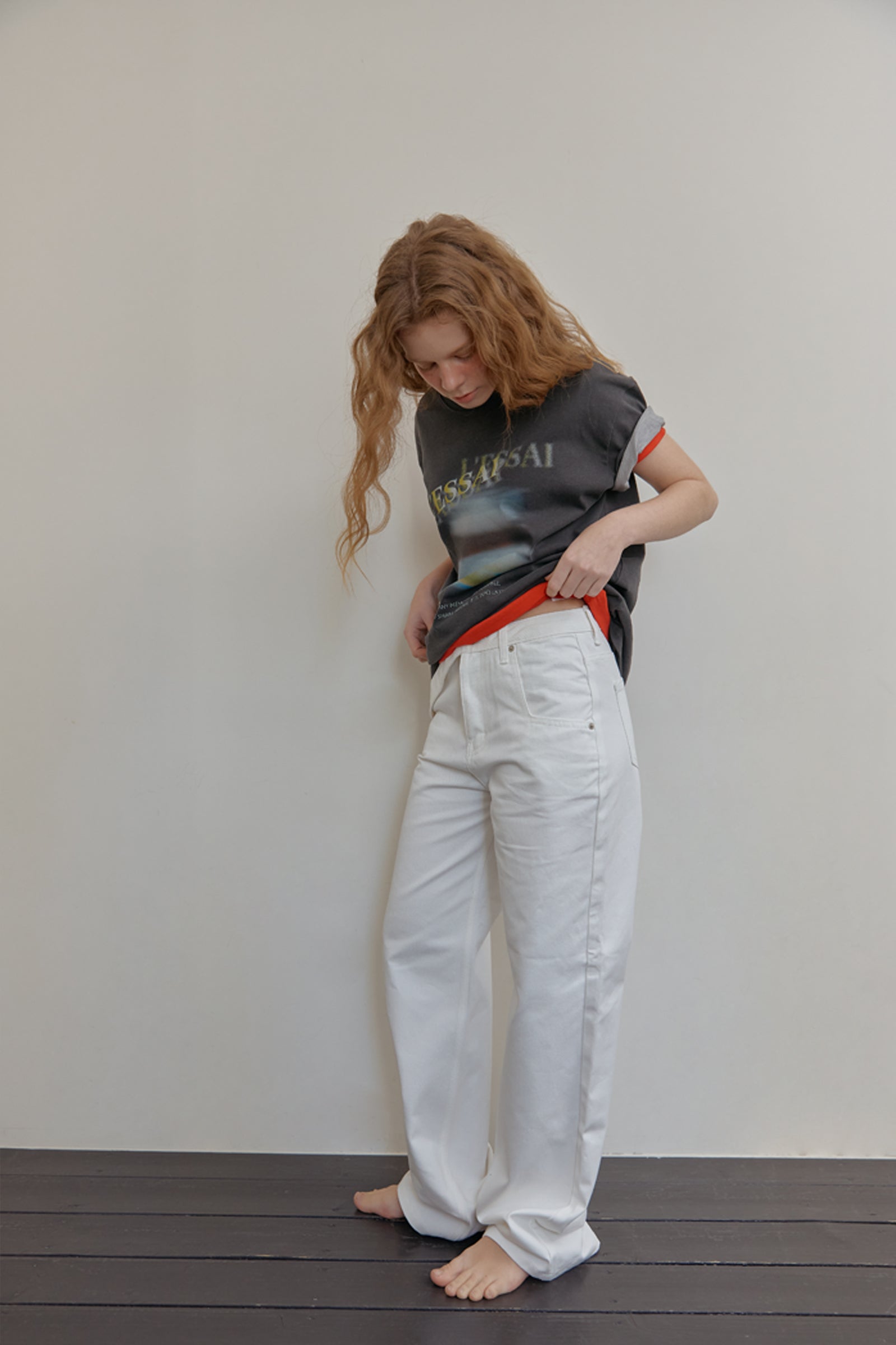 SIGNATURE BELT POINTED DENIM PANTS_WHITE