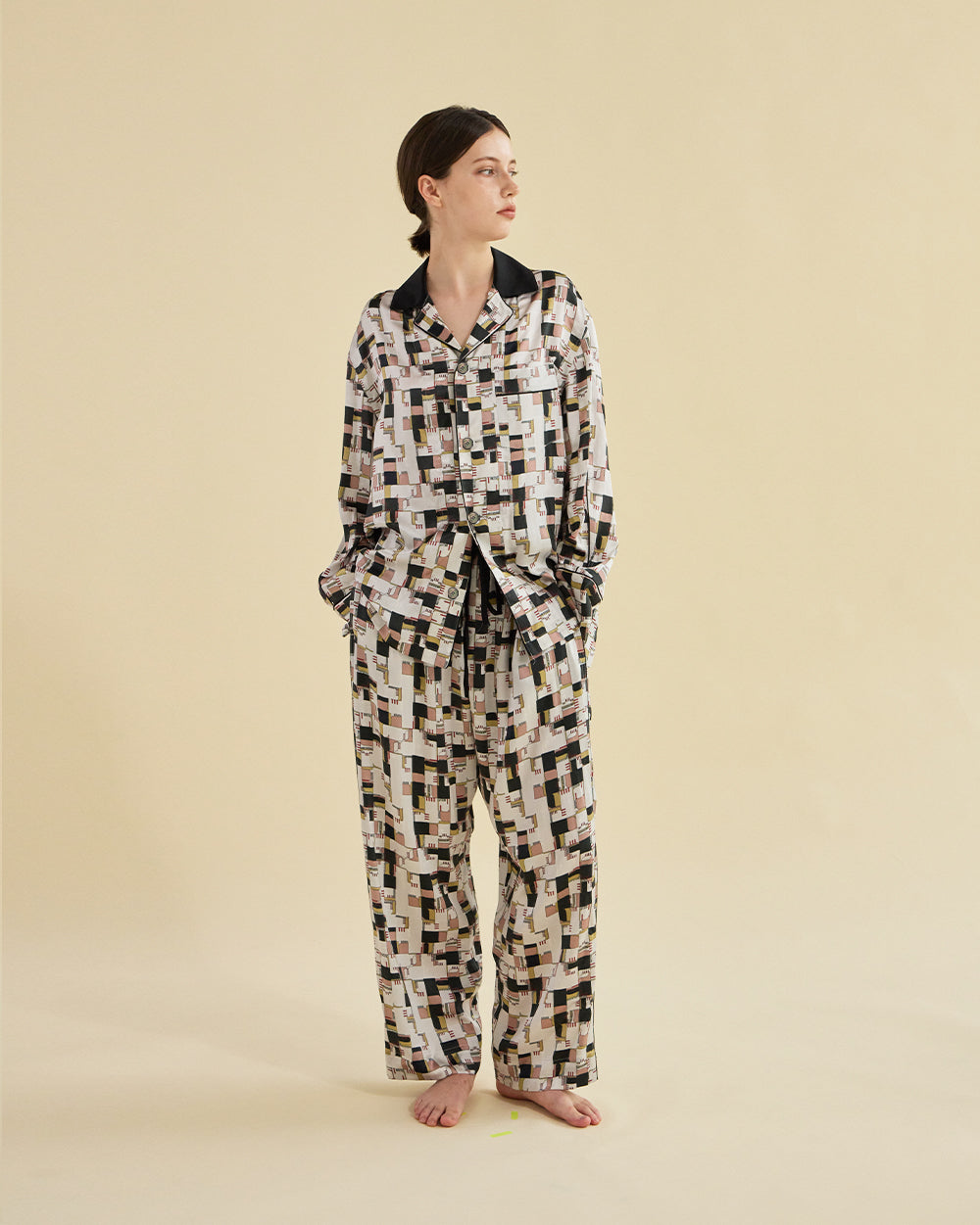 BLACK DOODLE GRID SILK PAJAMA_BLACK