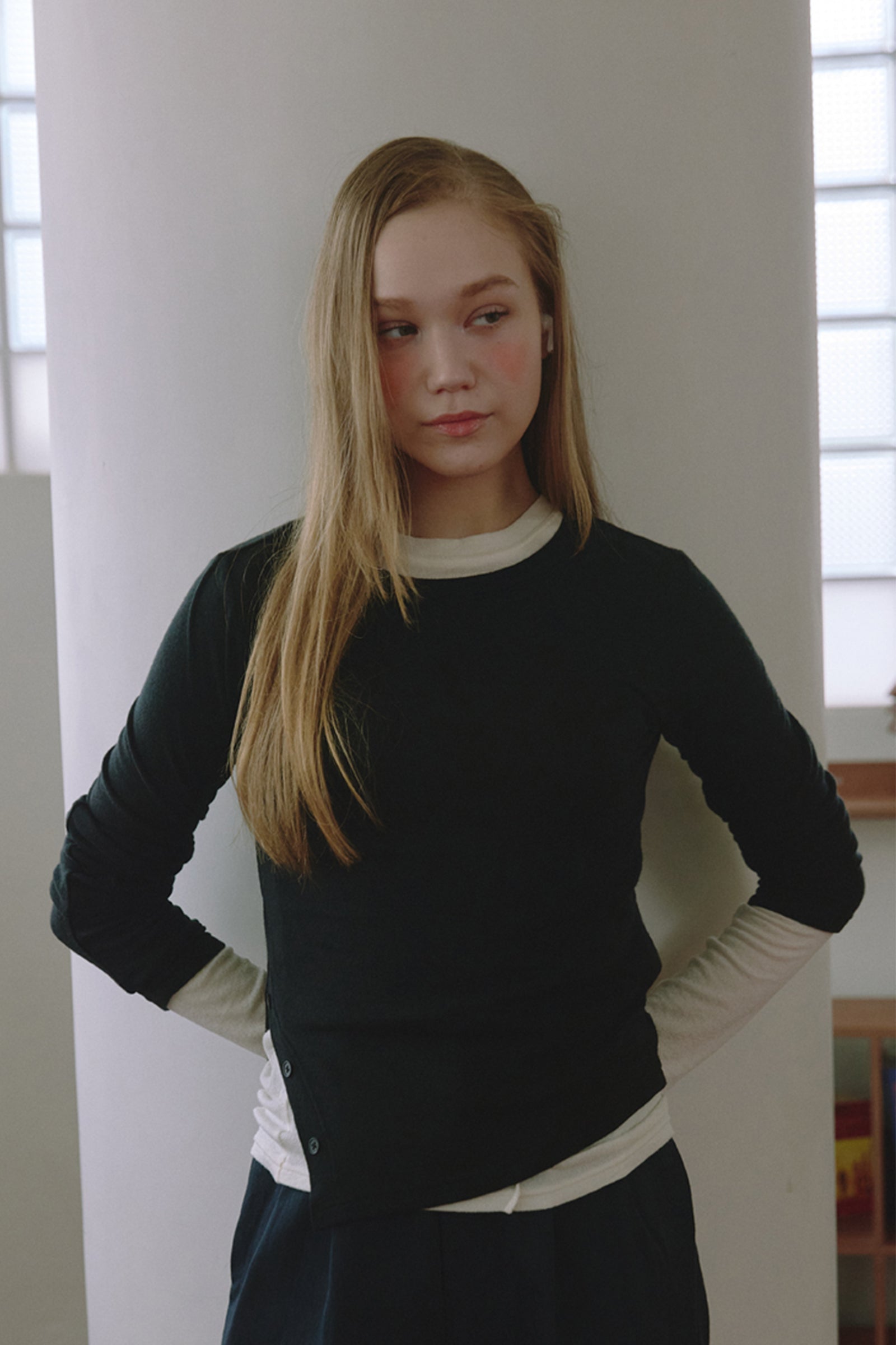 SIDE SLIT WOOL LONG SLEEVE T-SHIRT_BLACK