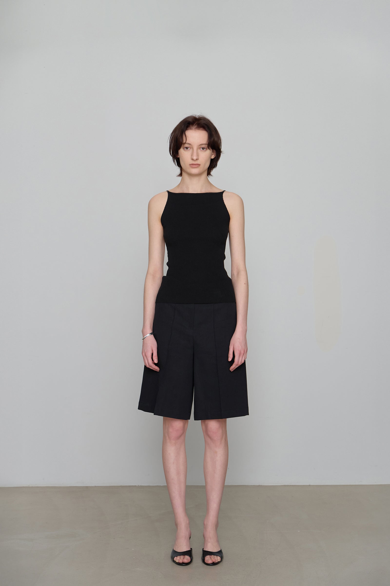 LINEN BERMUDA PANTS_BLACK