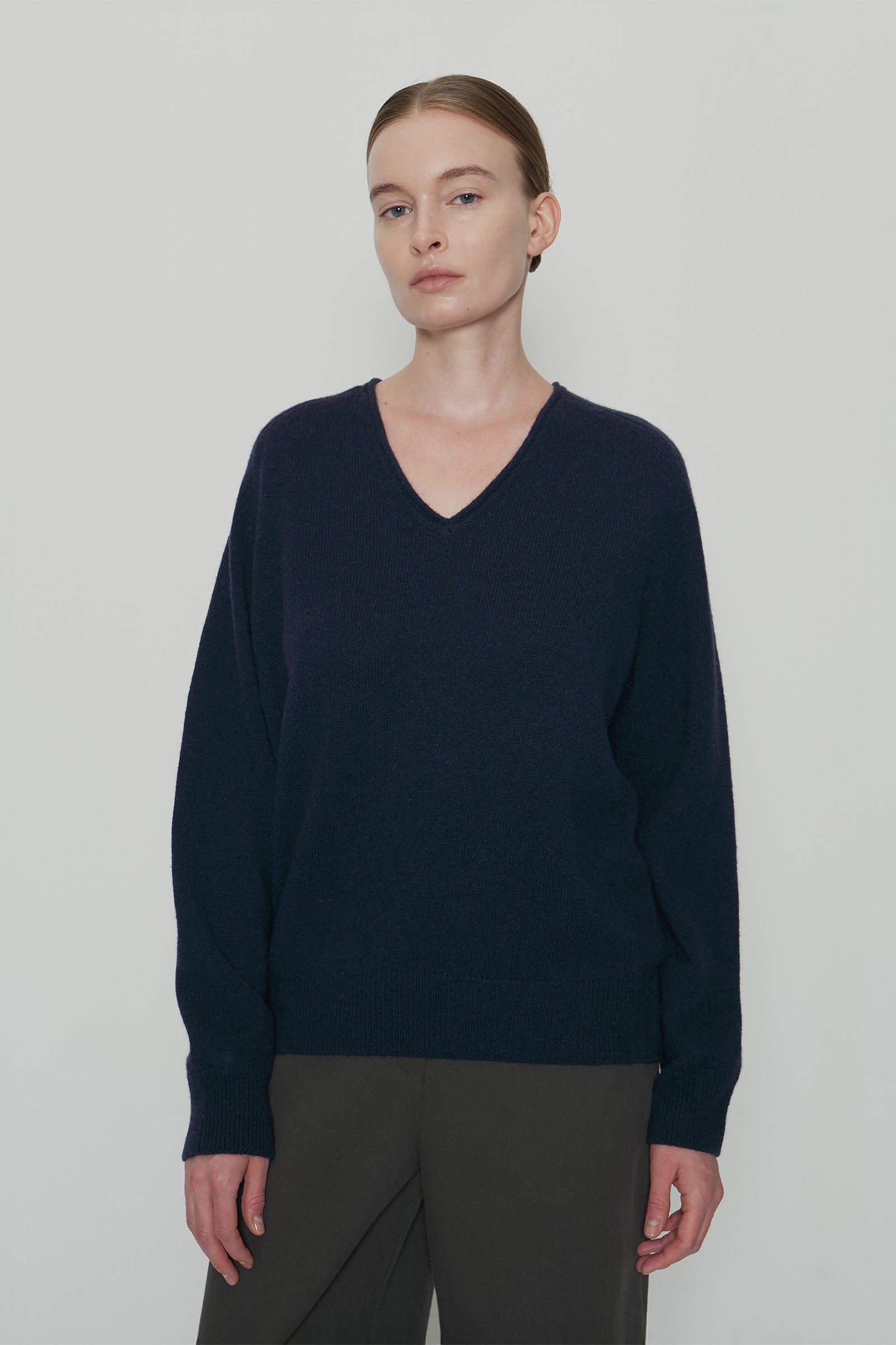 EDIN V-NECK ALPACA KNIT_DEEP BLUE