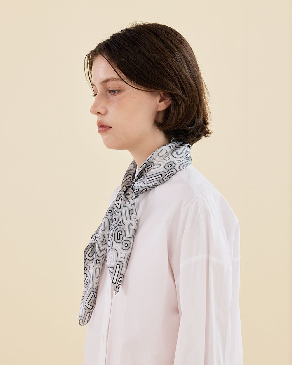 LETTER MAZE BLACK SILK SCARF_BLACK