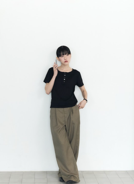 5 BUTTON HENLEY NECK_BLACK