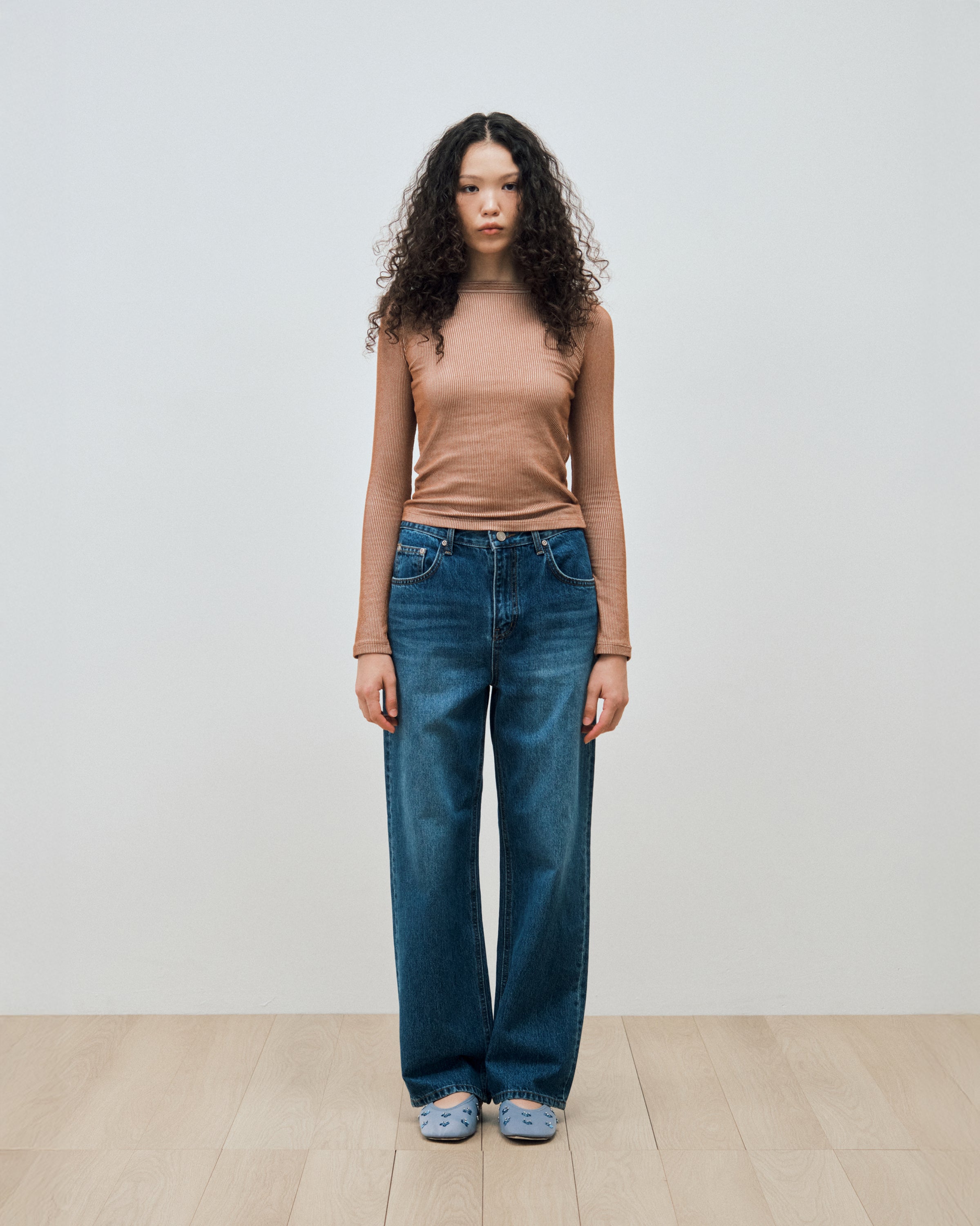 TWO-TONE RIBBED LONG SLEEVES TEE_BROWN