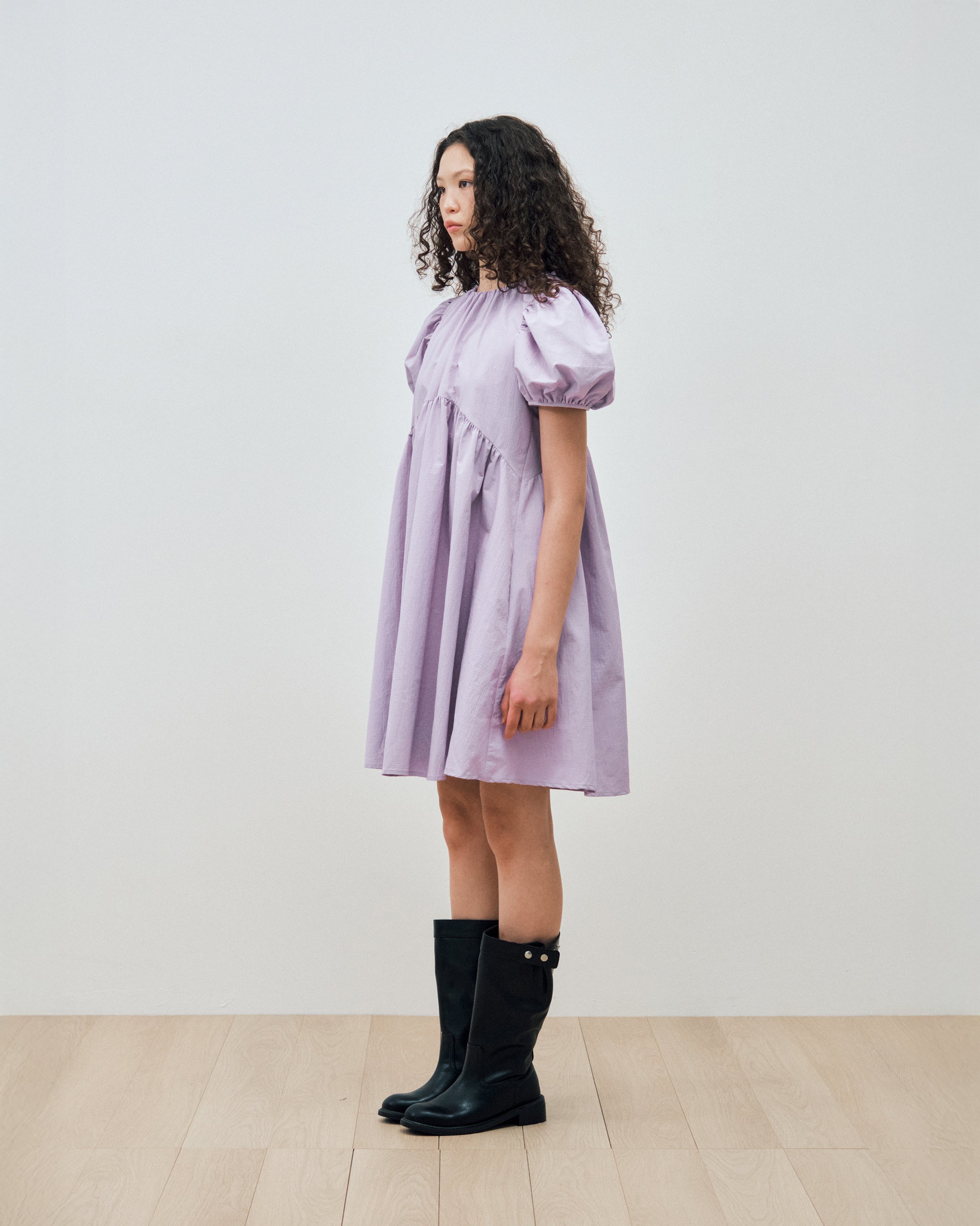 ARCHED SHIRRING PUFF SLEEVE DRESS_PURPLE