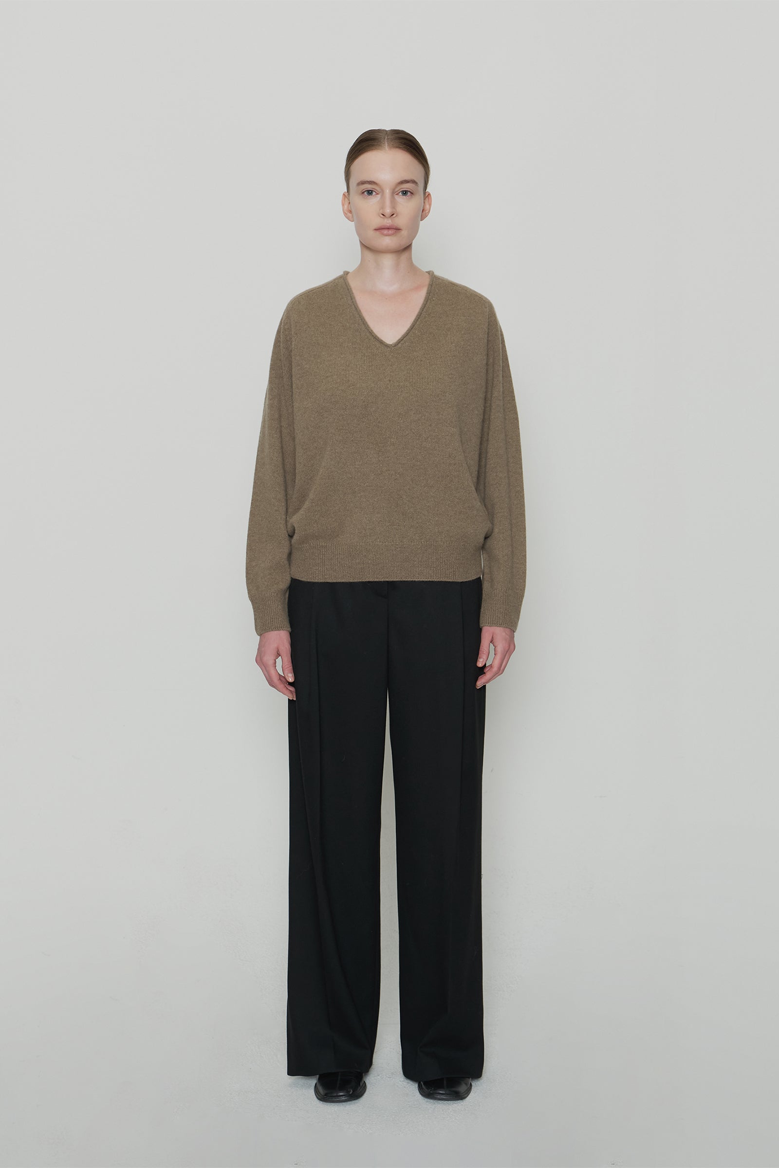 EDIN V-NECK ALPACA KNIT_BROWN