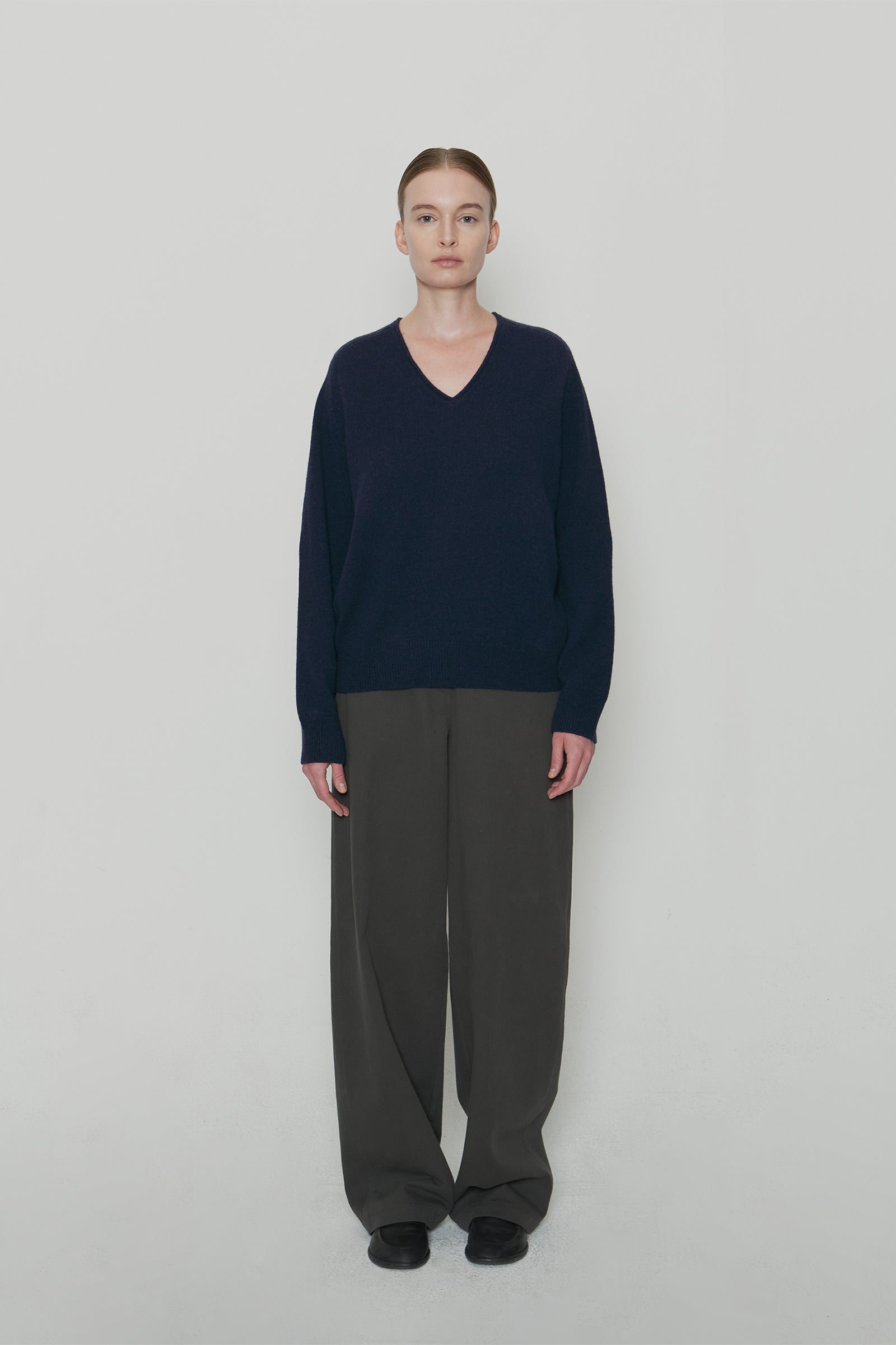 EDIN V-NECK ALPACA KNIT_DEEP BLUE