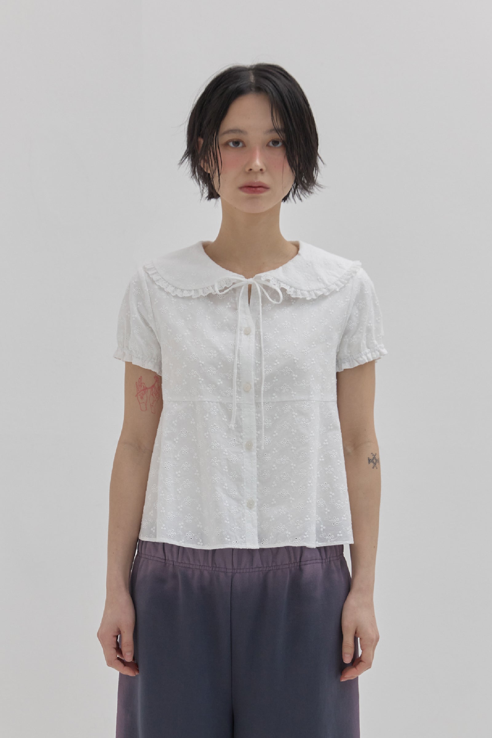 VENTED PETER PAN COLLAR BLOUSE_WHITE