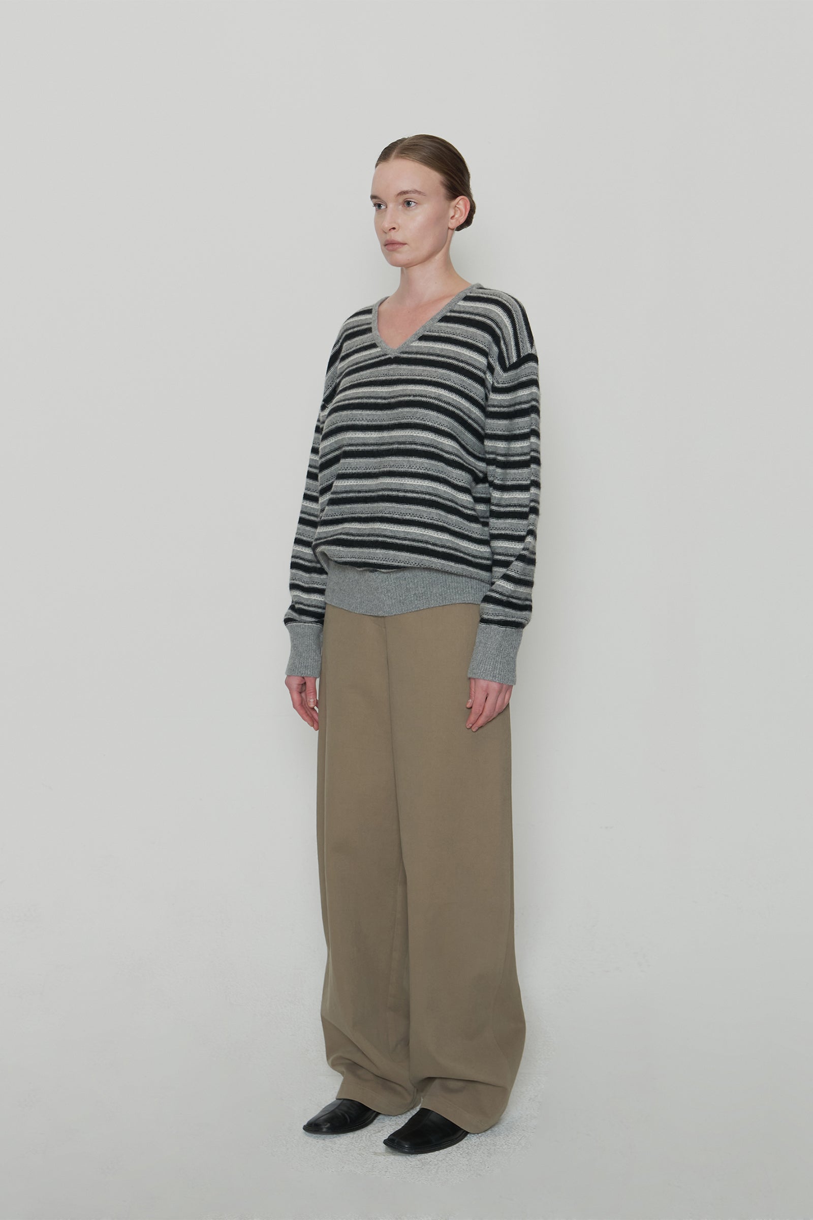 OSCAR STRIPE V-NECK KNIT_BLACK
