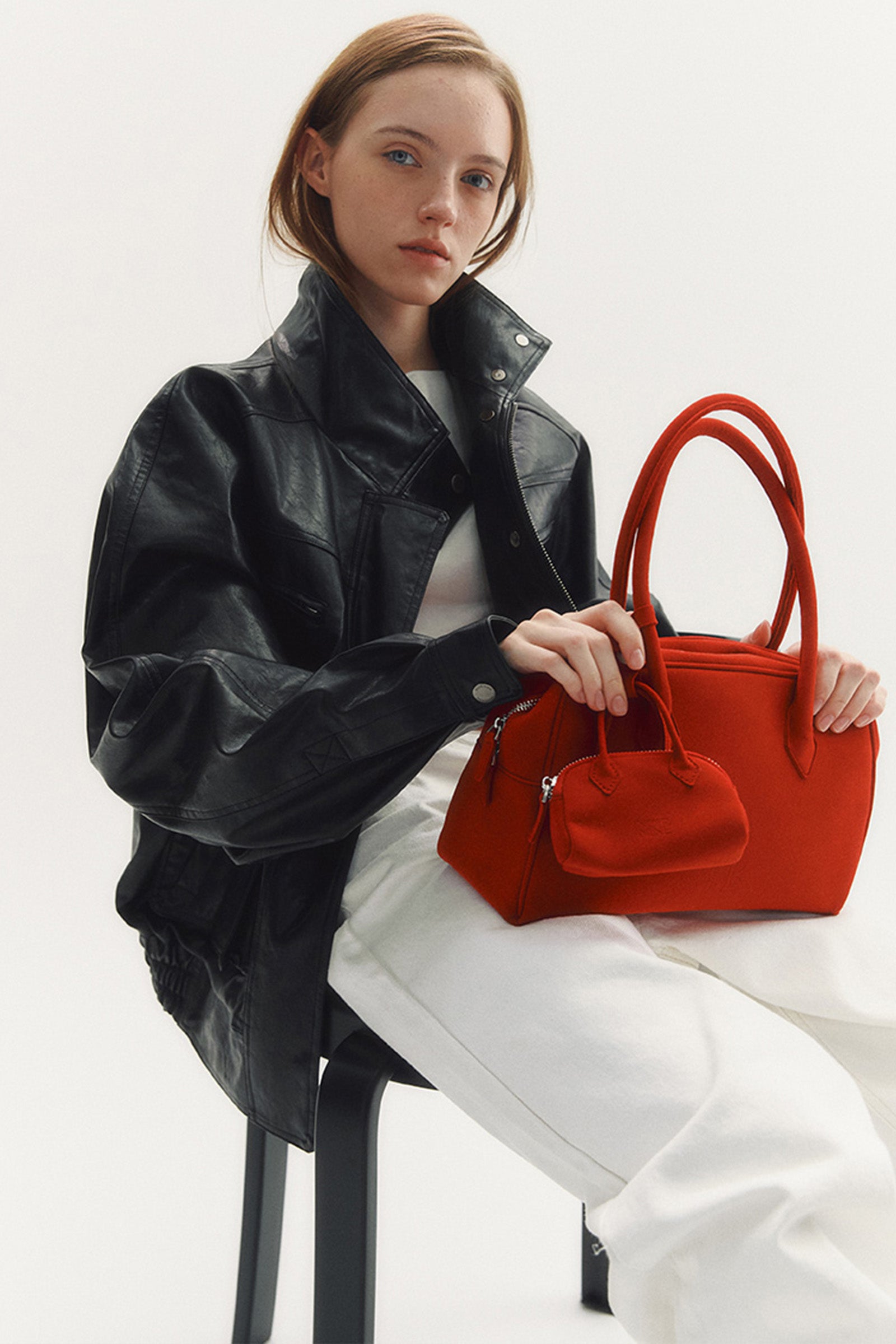 SMALL SUEDE HUG BAG_RED