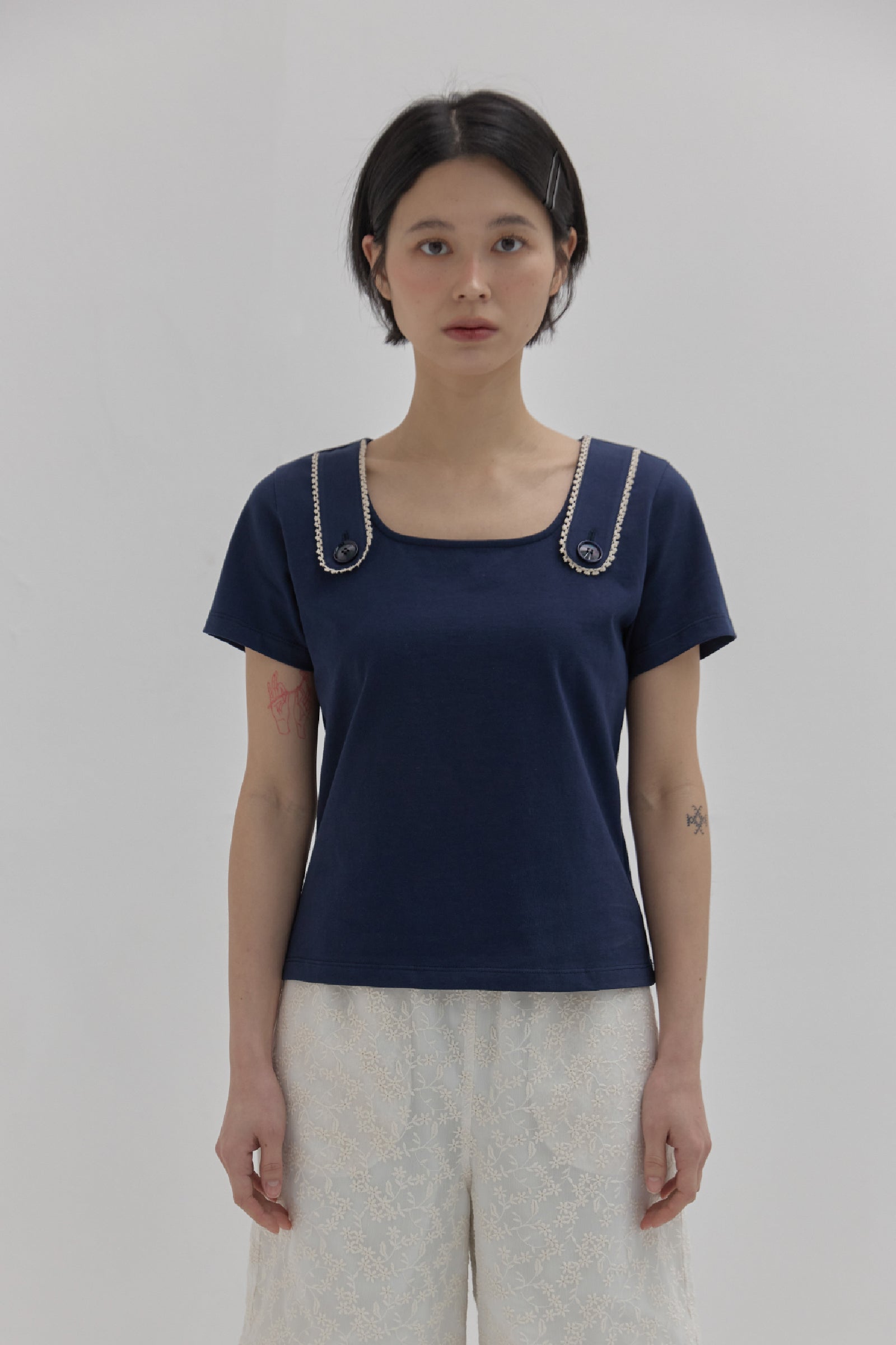 BUTTON STRAP T-SHIRT_NAVY