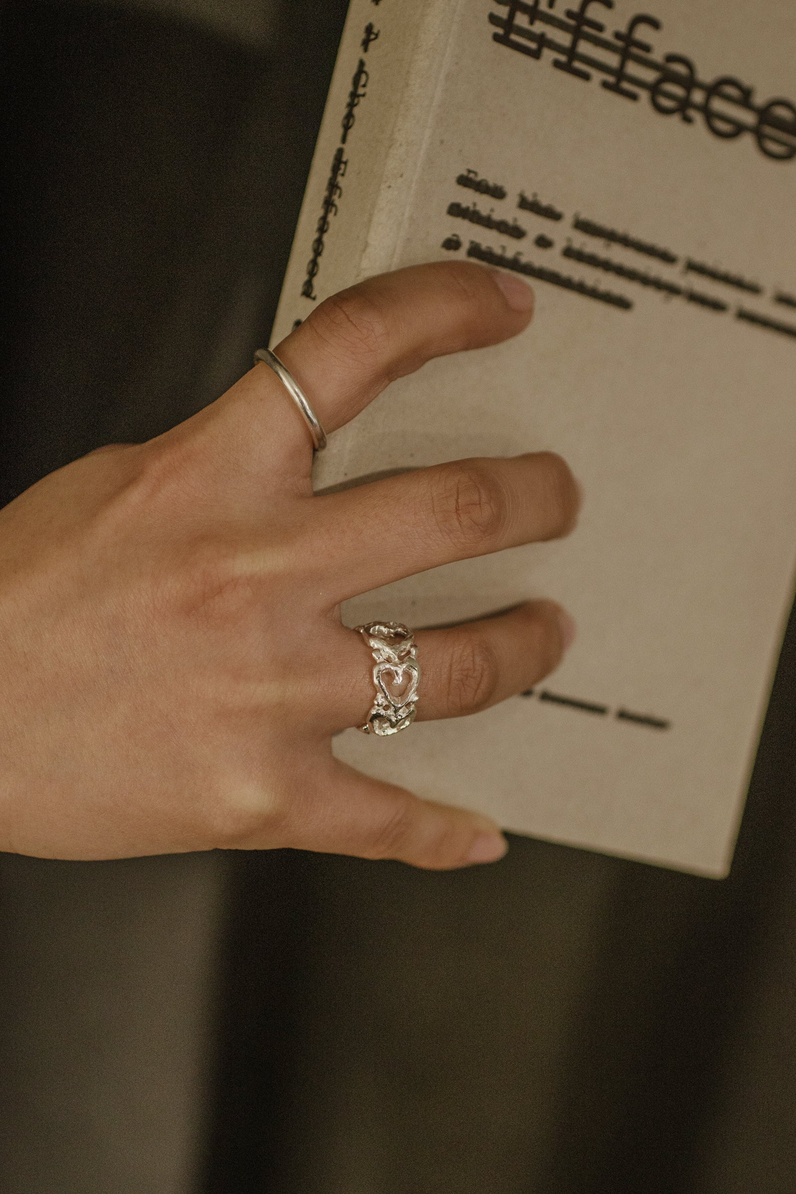 ROUGH HEART RING_SILVER