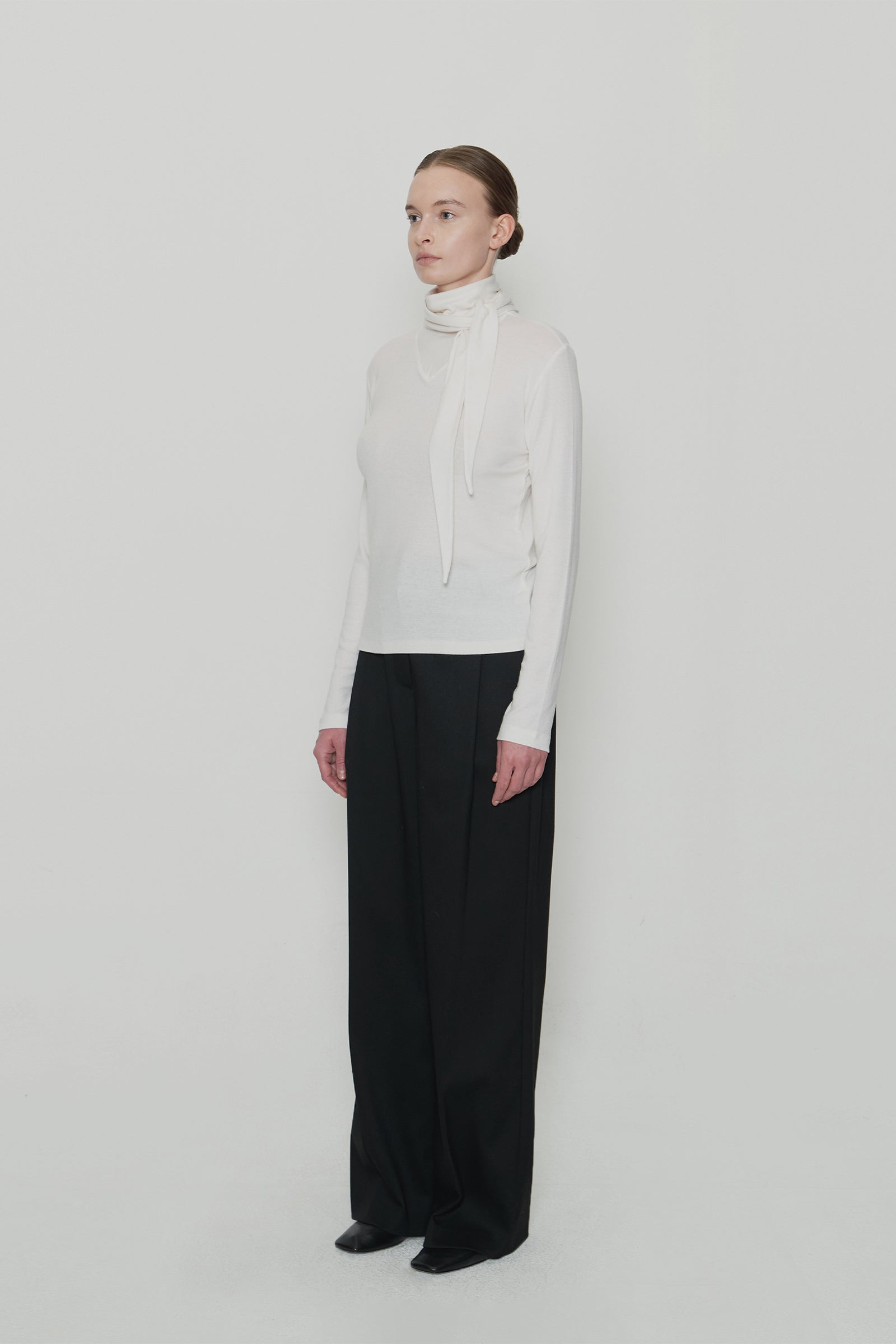 WOOL TIE NECK TOP_IVORY