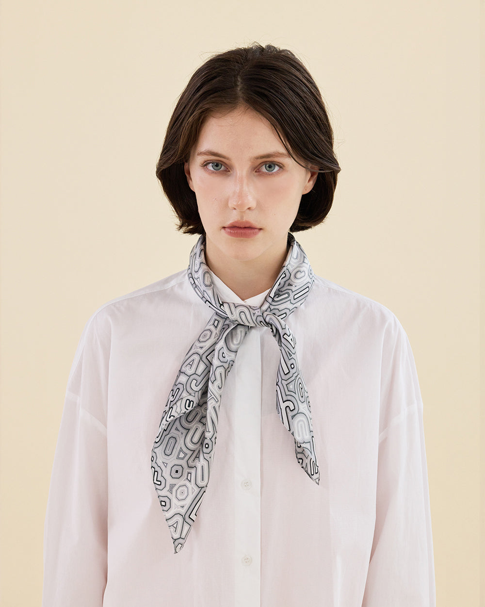 LETTER MAZE BLACK SILK SCARF_BLACK