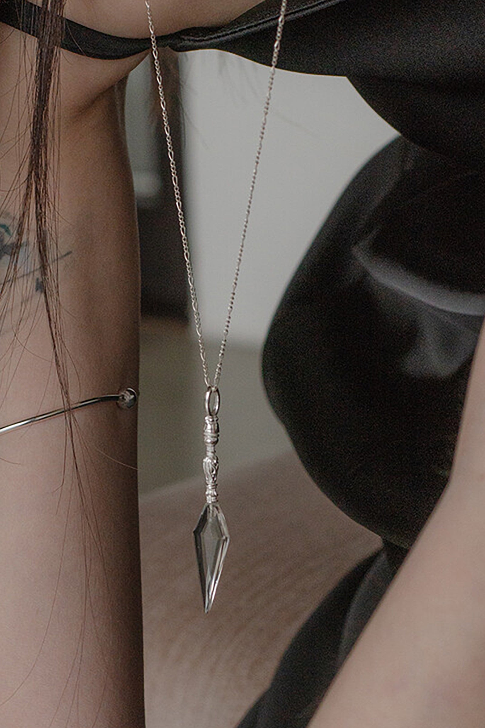 CRYSTAL SWORD NECKLACE_SILVER