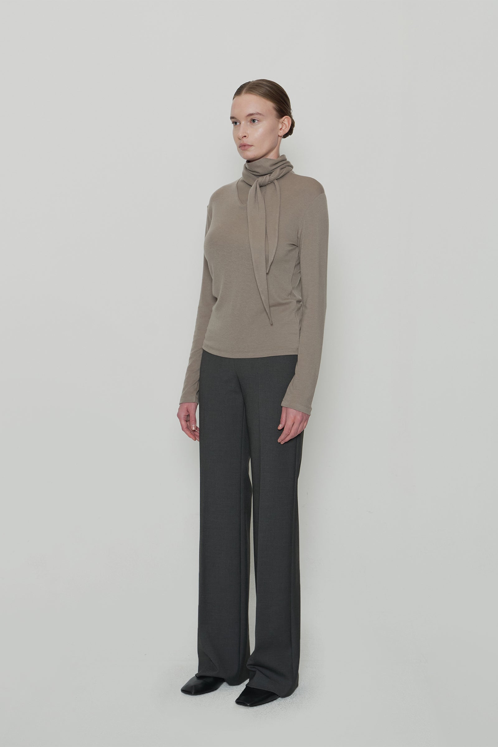 WOOL TIE NECK TOP_ASH BROWN
