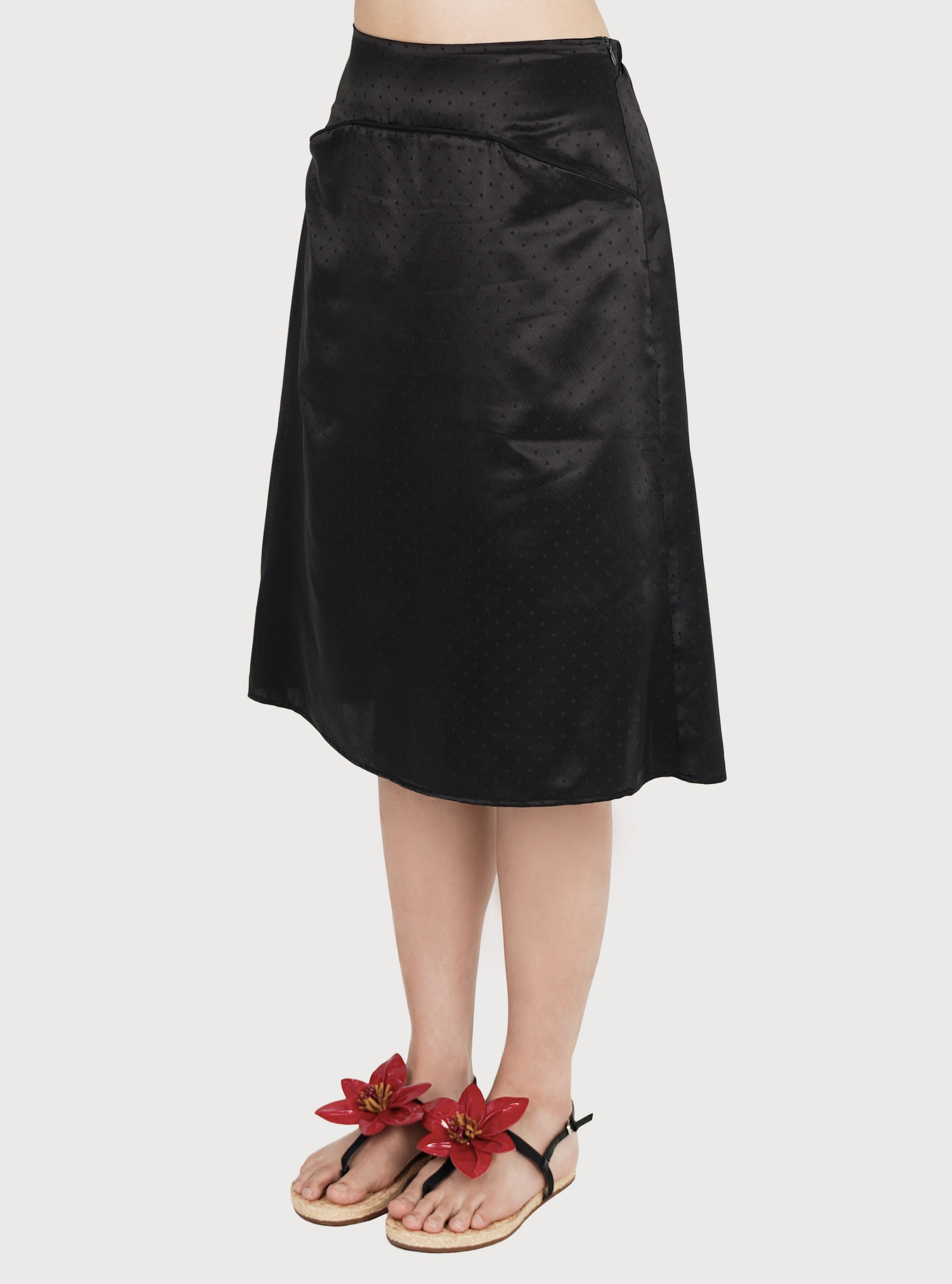 CURVED LINE DOTTED SATIN SKIRT_BLACK