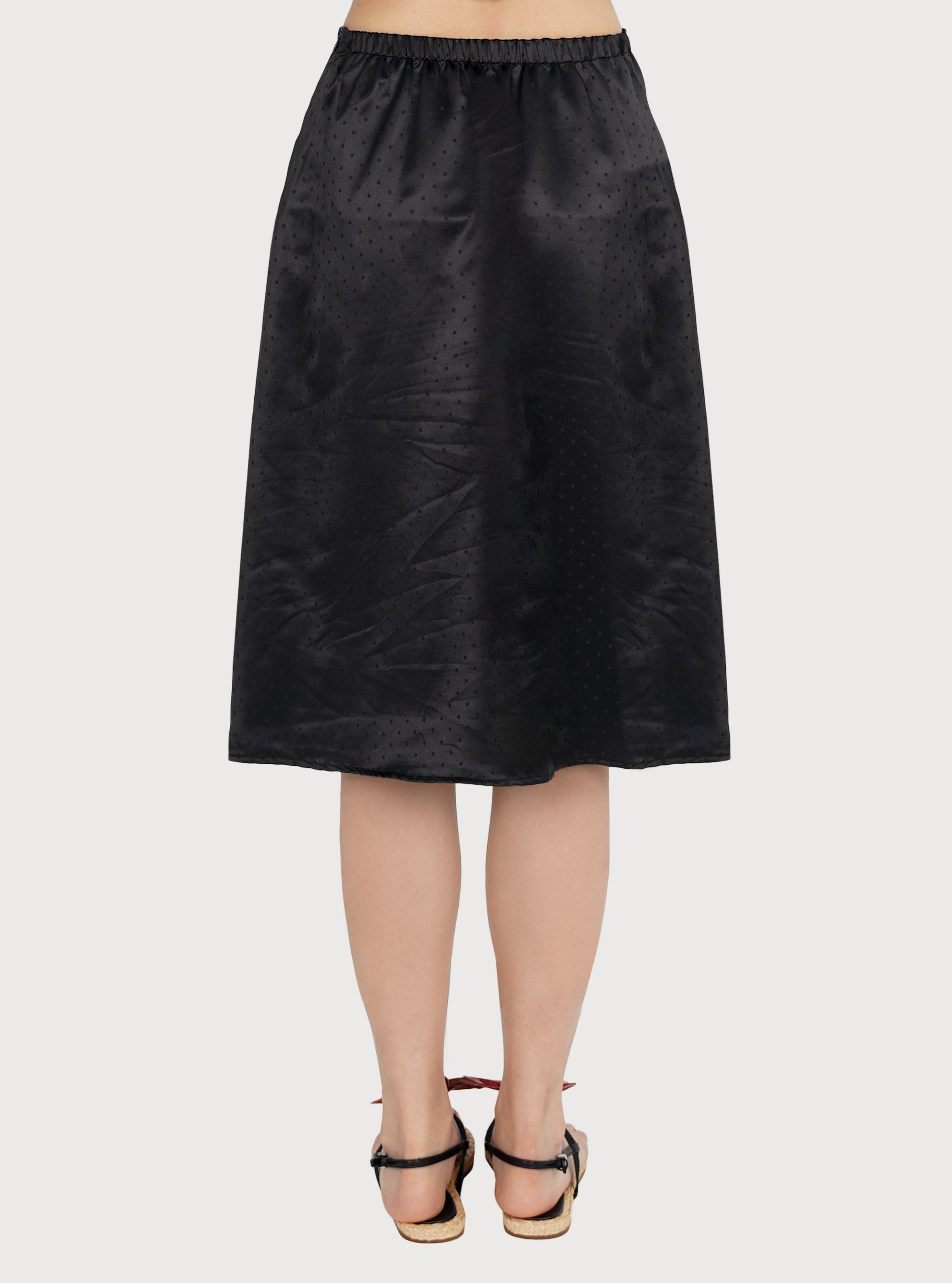 CURVED LINE DOTTED SATIN SKIRT_BLACK