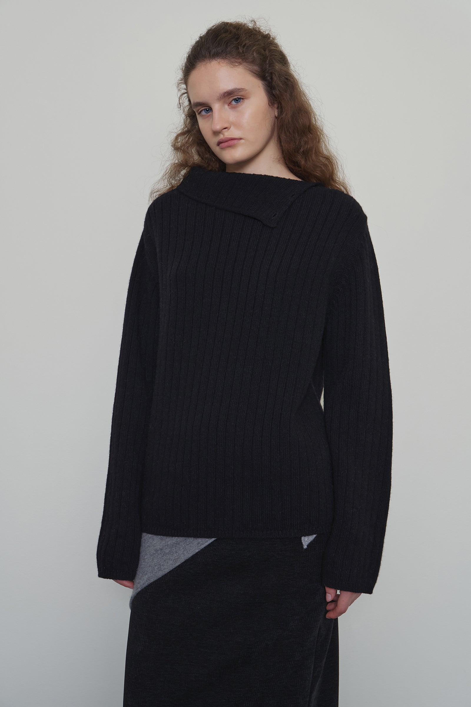 BUTTON TURTLENECK WOOL KNIT_BLACK