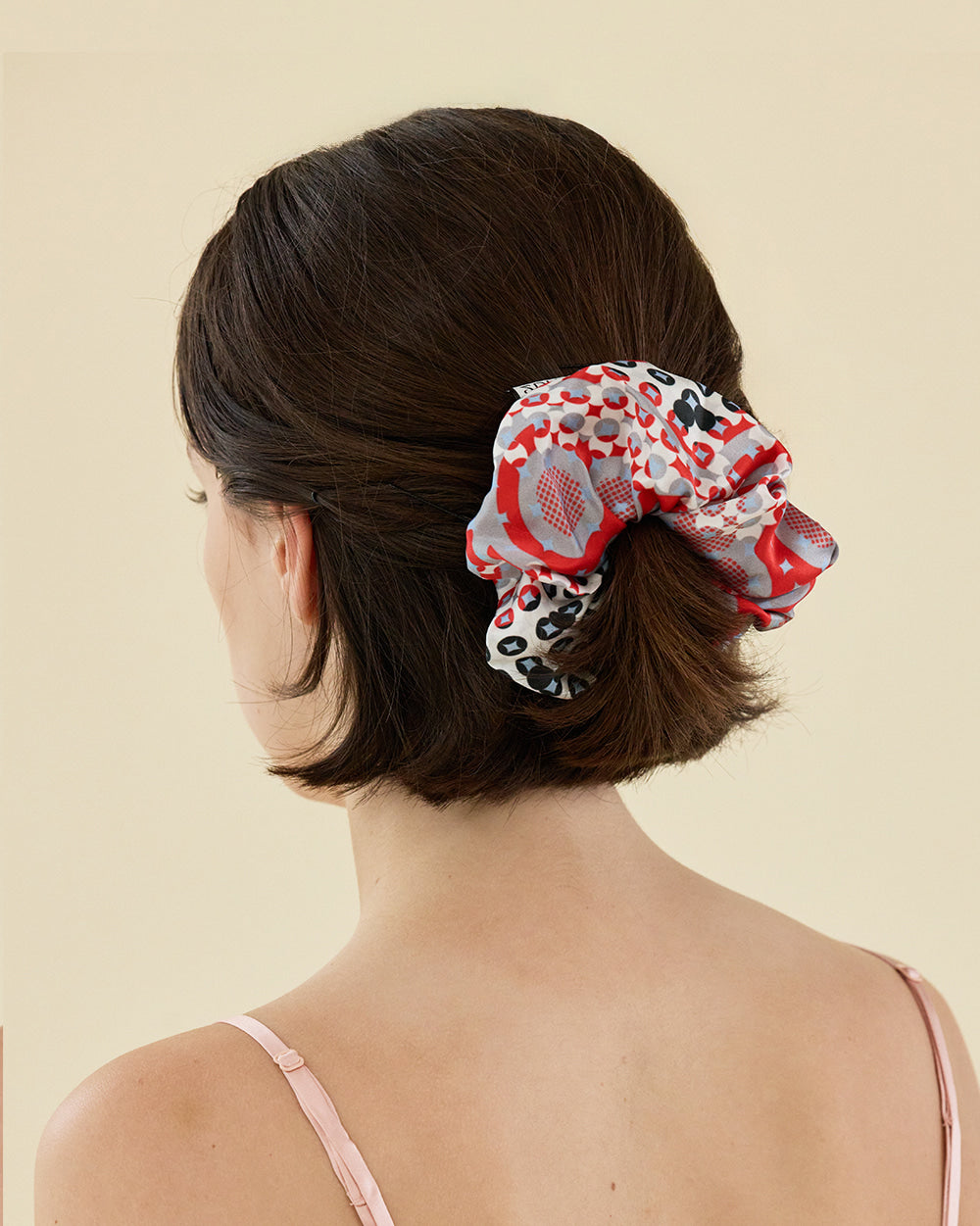 RED ECHO SILK SCRUNCHIE_RED