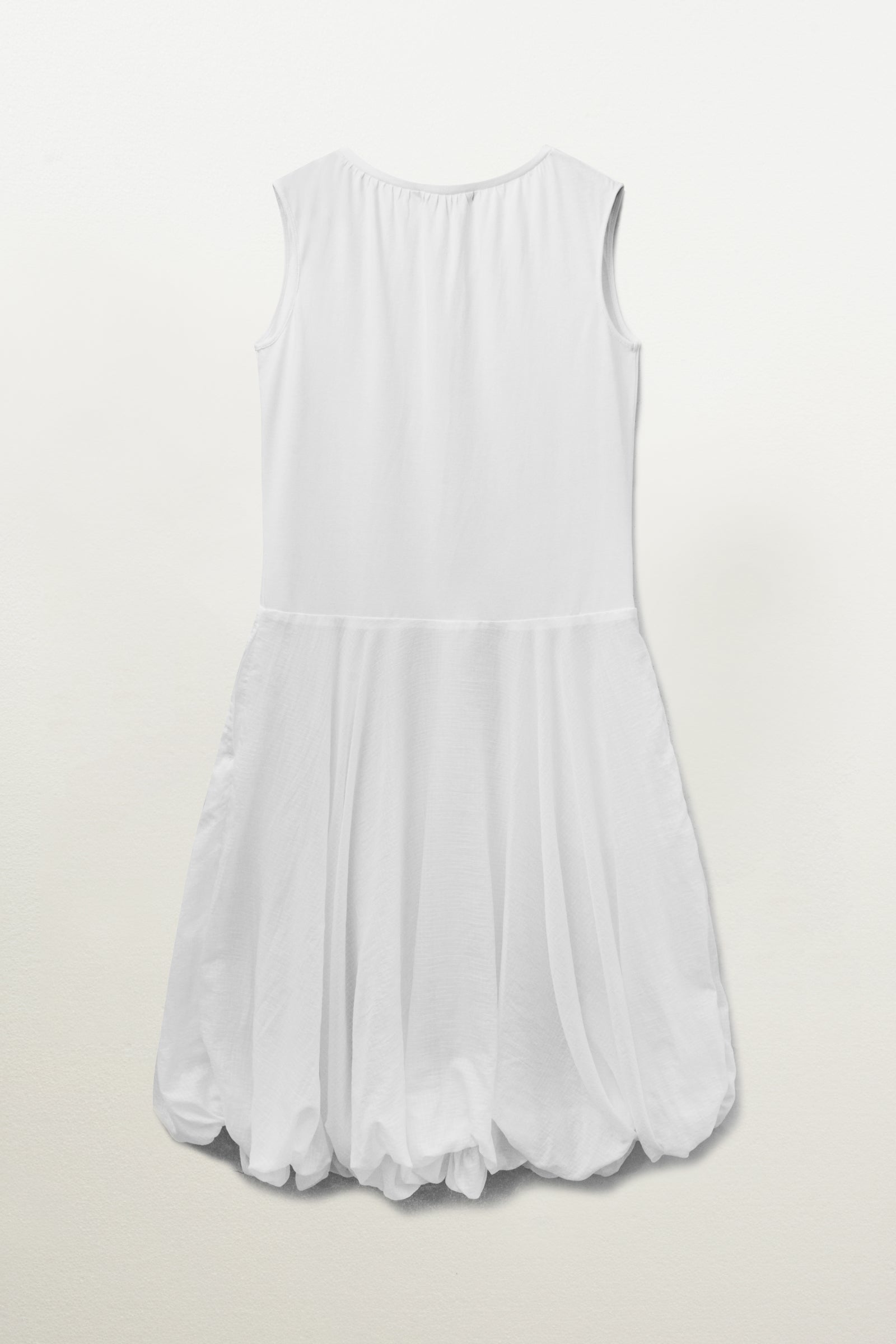 SHIRRED V-NECK VOLUME DRESS_WHITE