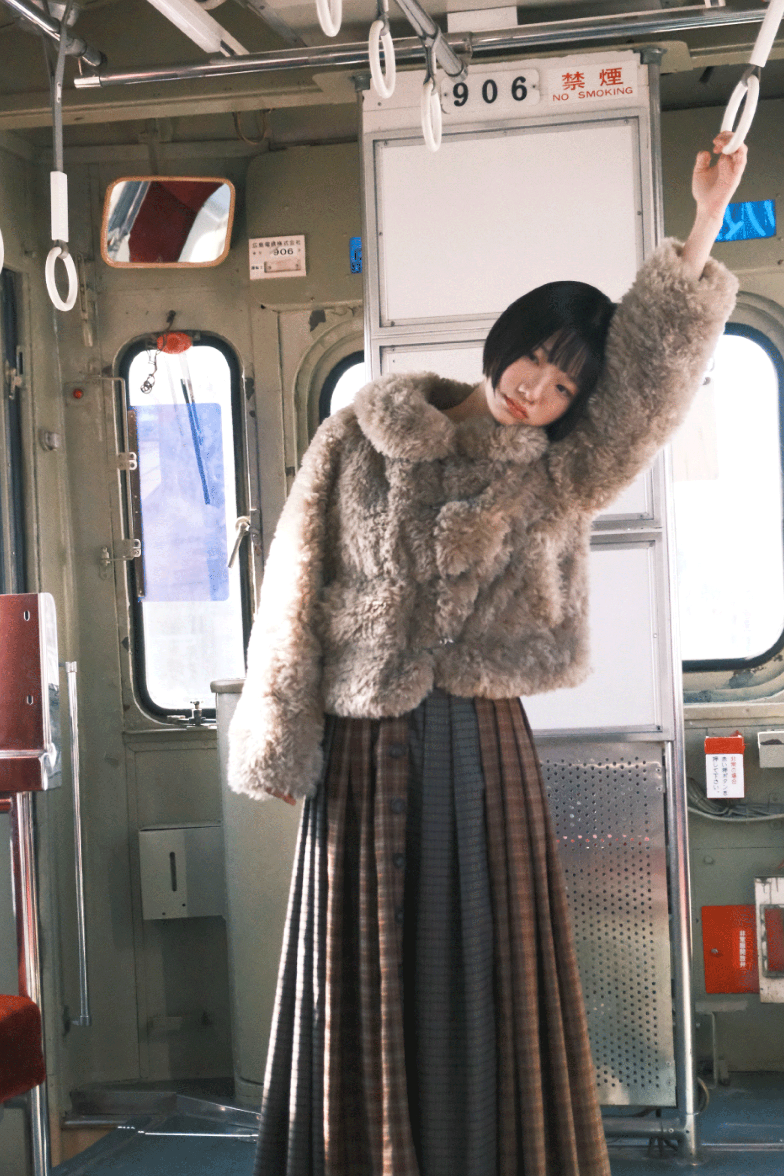 FLUFFY FUR JACKET_BEIGE