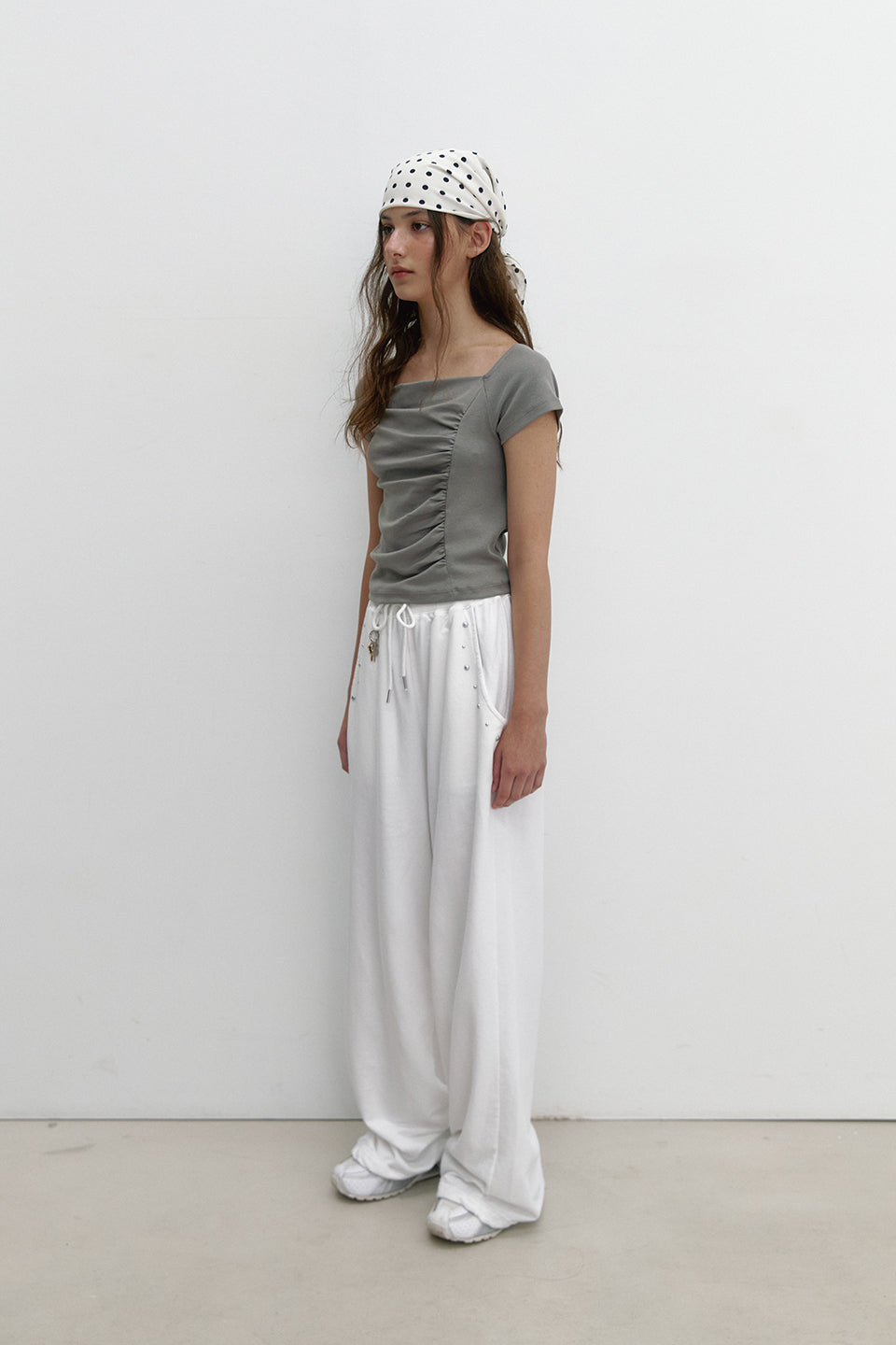 BACK SLIT SHIRRING T_GREY