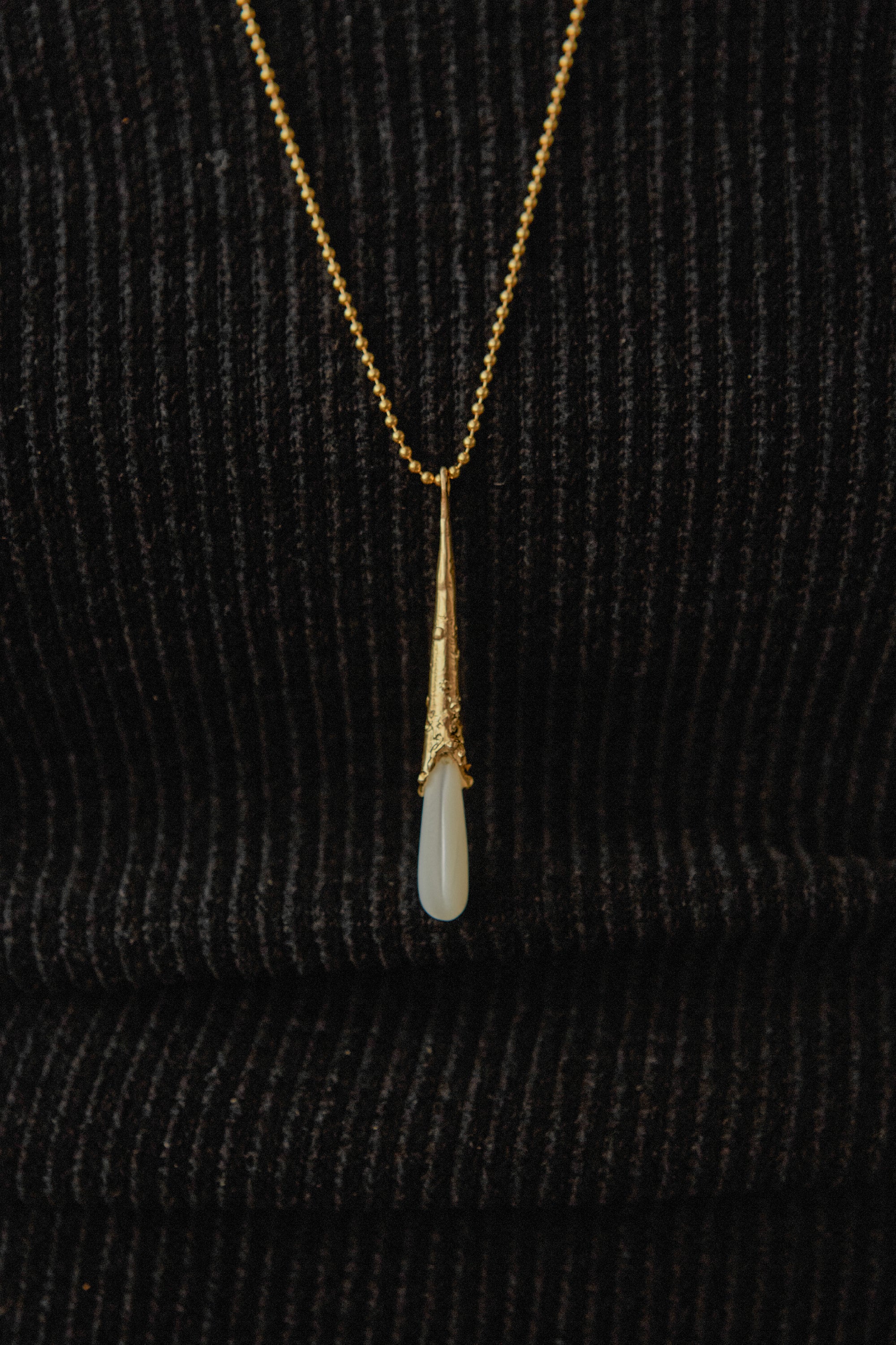 WHITE DROP NECKLACE_LONG VER.