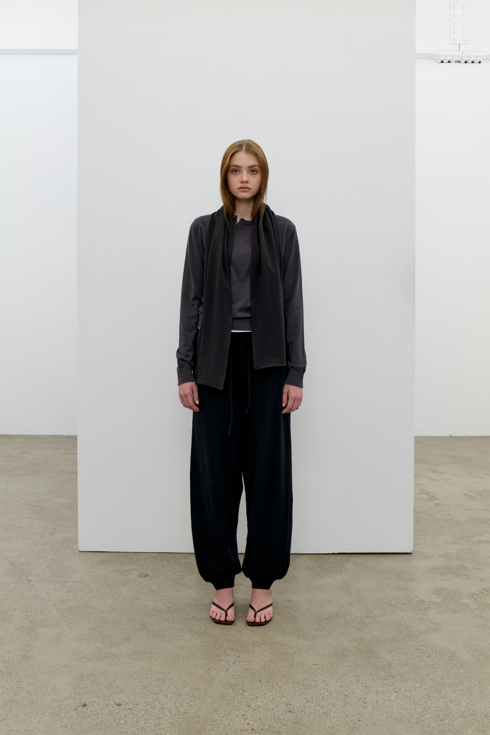 TILT HENLEY KNIT_DARK GREY