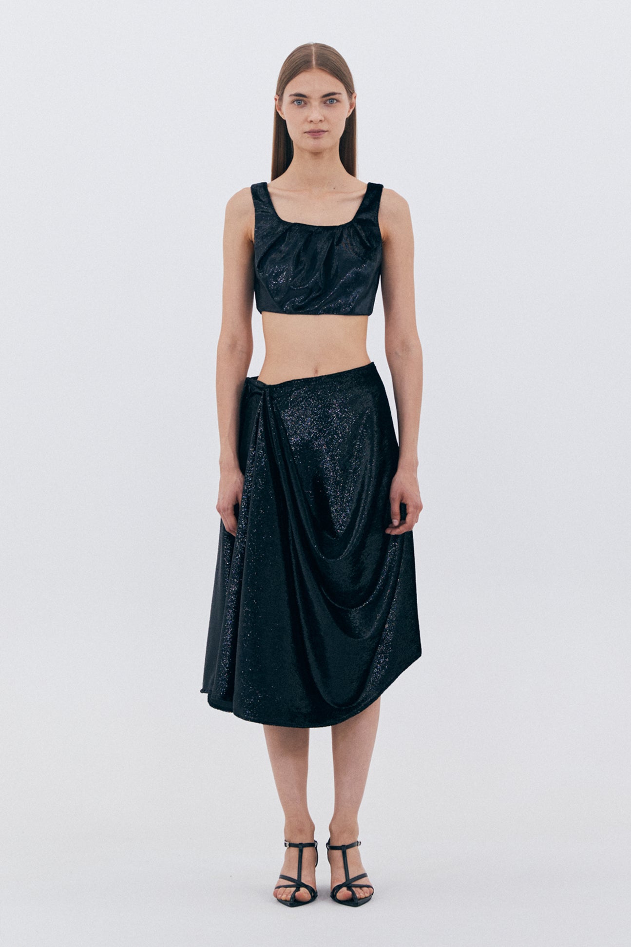 GLOSSY TUCK DETAIL TOP_BLACK