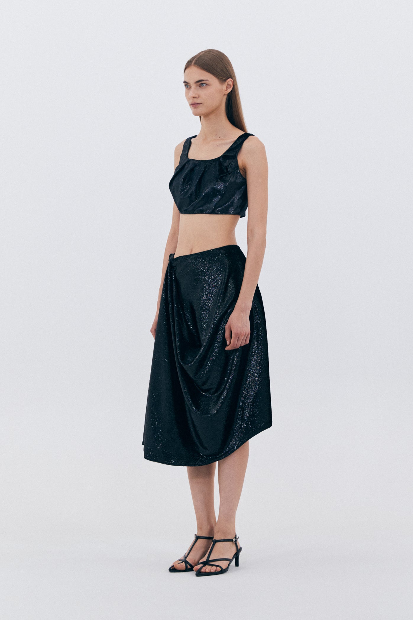 GLOSSY TUCK DETAIL TOP_BLACK