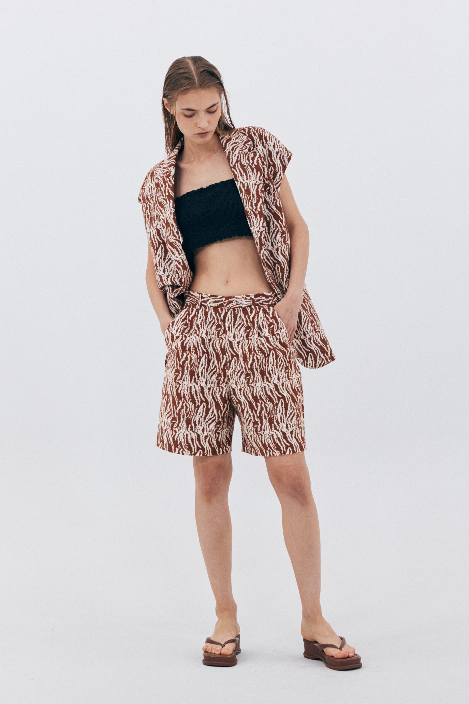 BROWN PATTERN HALF TROUSERS_BROWN