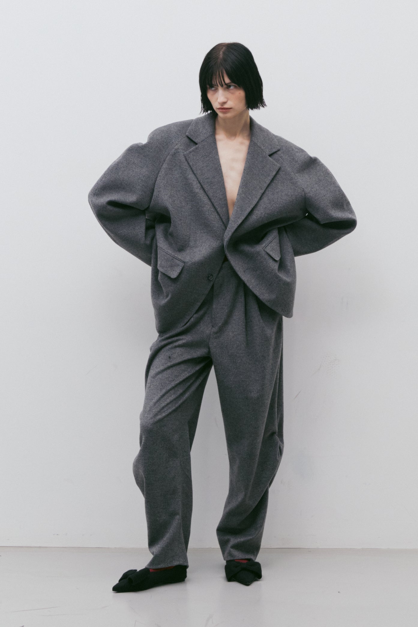 WOOL BLEND SEAM TWIST TROUSER_GREY