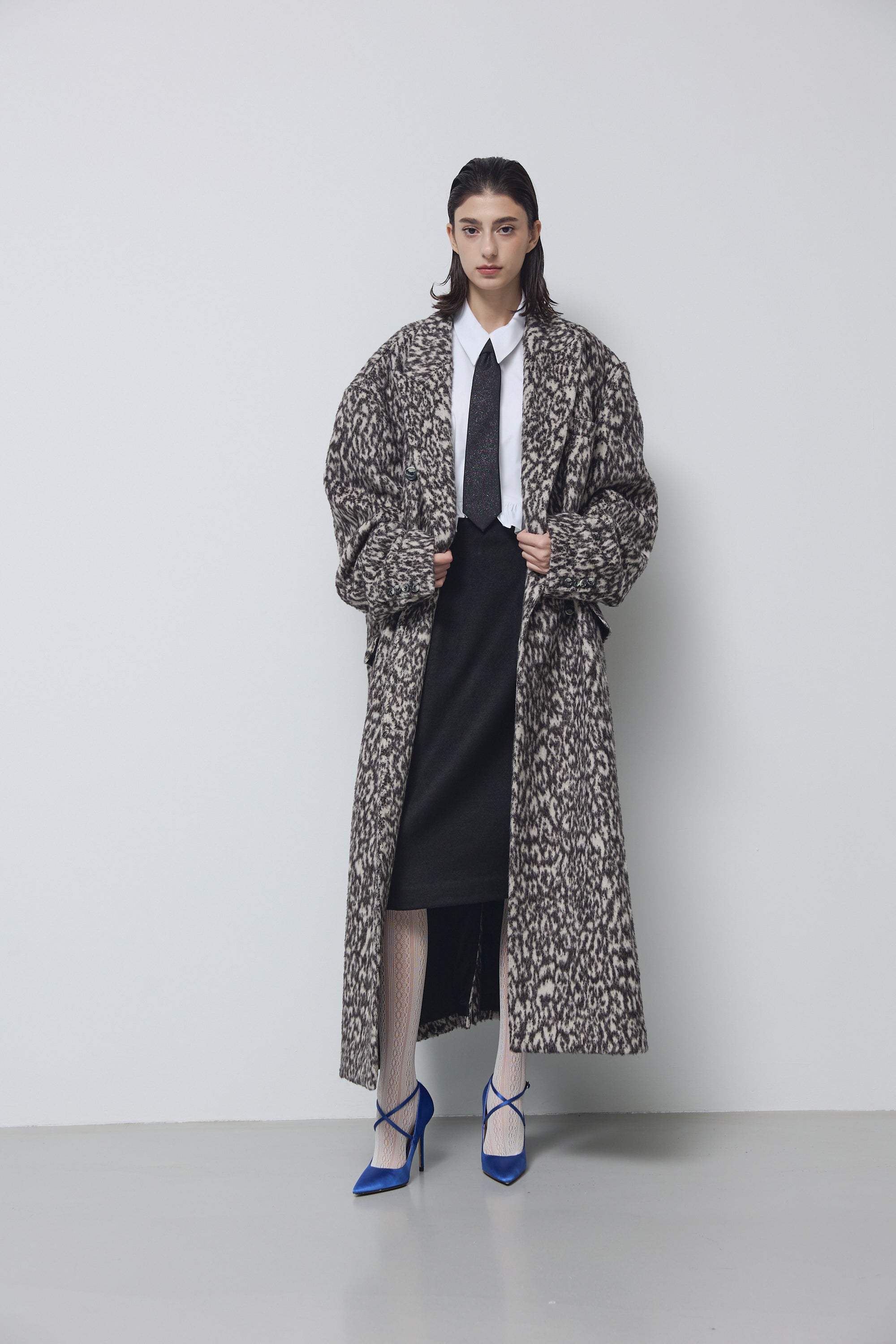 BLACK & WHITE HAIRY OVER COAT_MULTI
