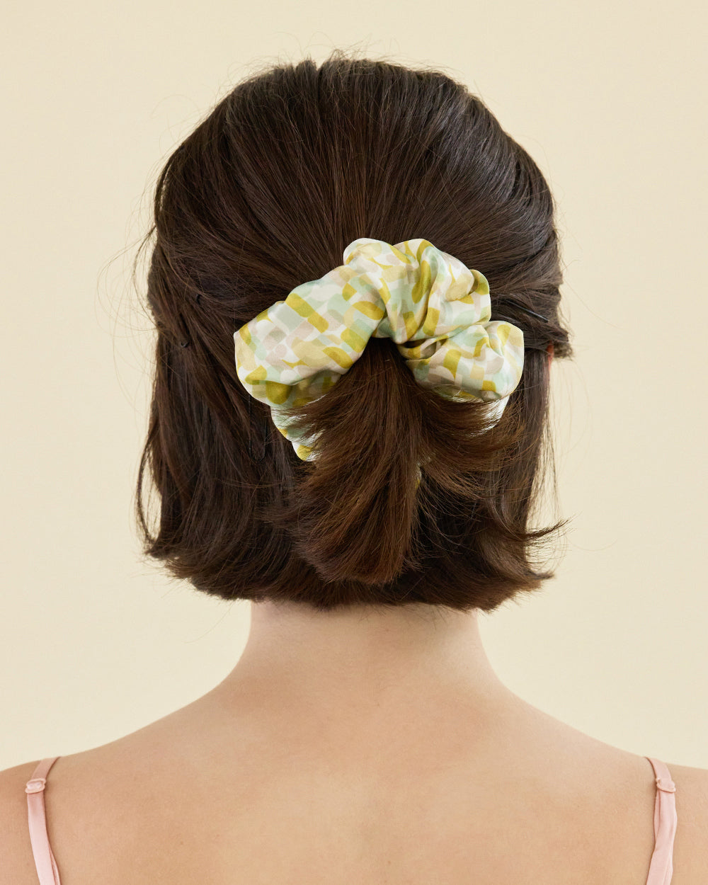 GOLDEN SHAPES SILK SCRUNCHIE_GOLD