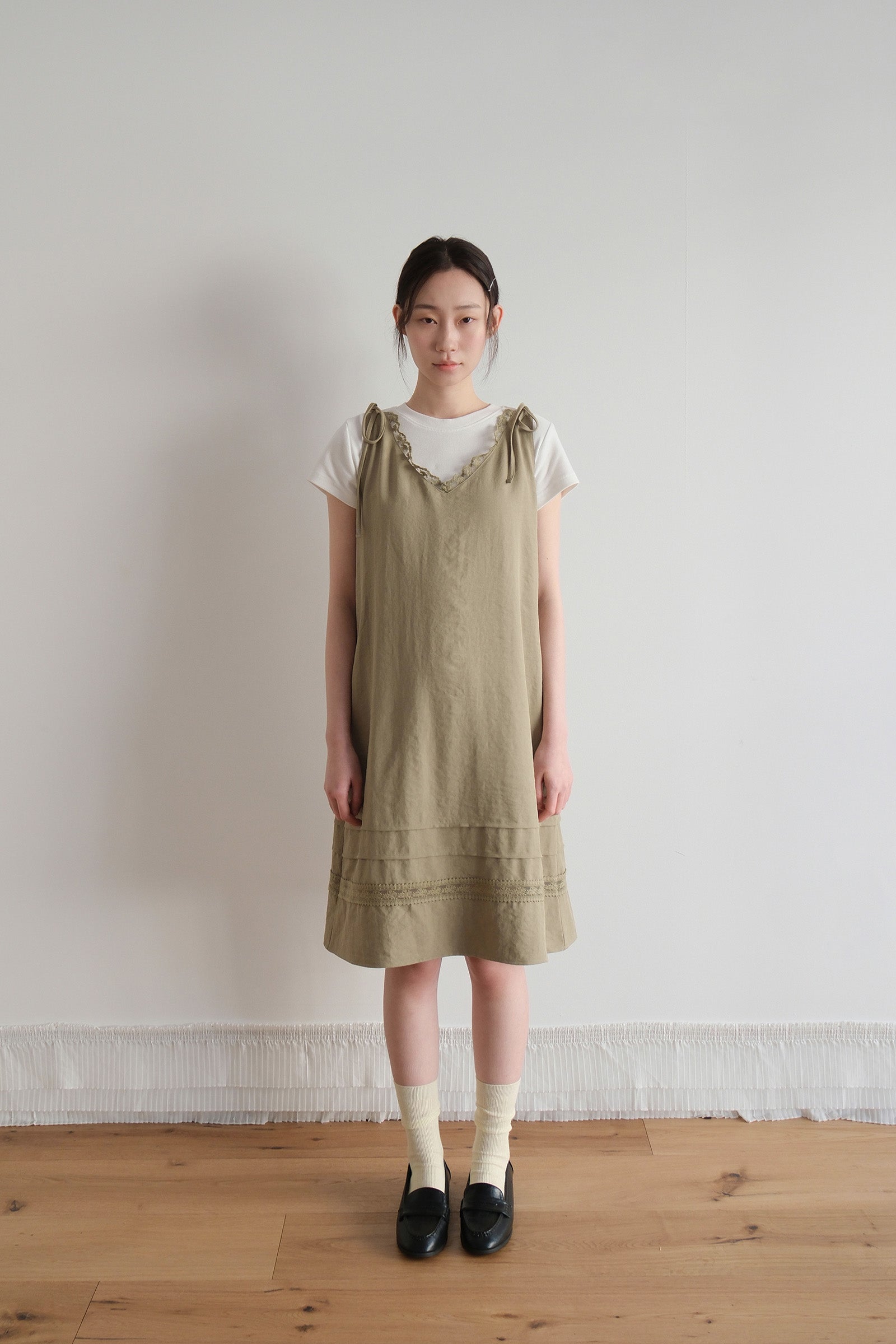 MOUI JAZZ SLEEVELESS DRESS_OLIVE