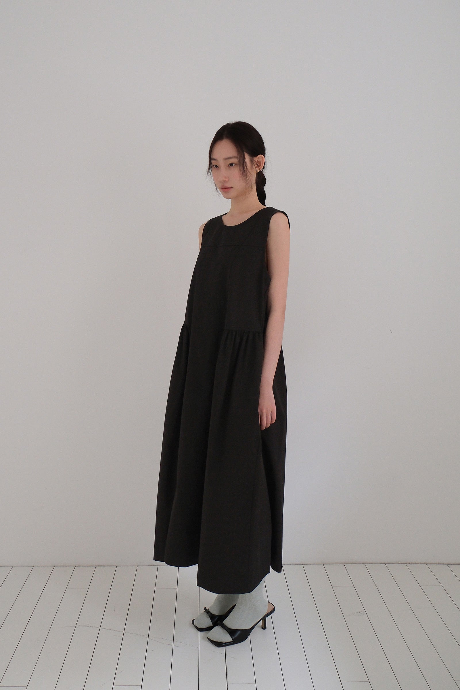MOUI LINE MAXI SHIRRING DRESS_BLACK