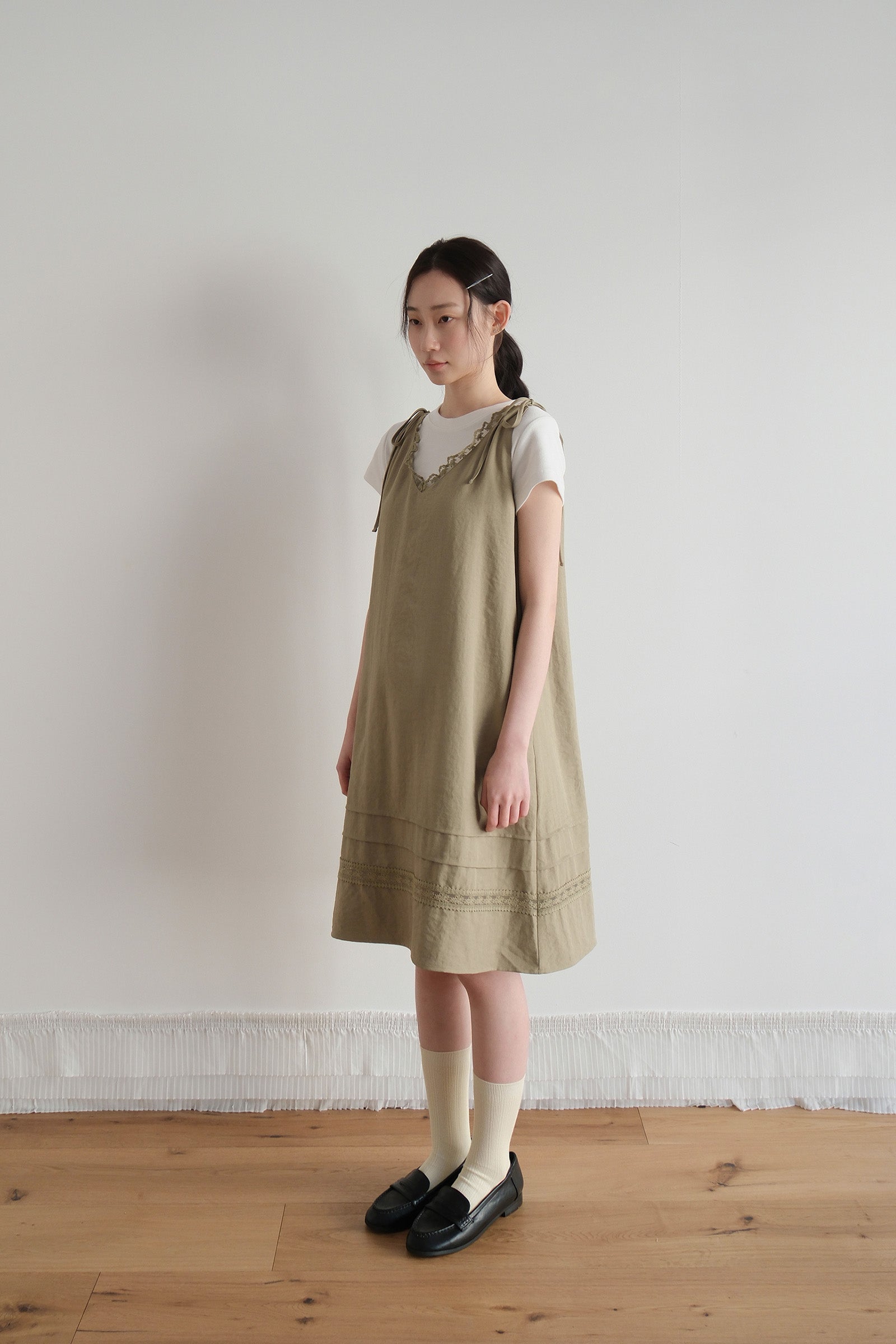 MOUI JAZZ SLEEVELESS DRESS_OLIVE