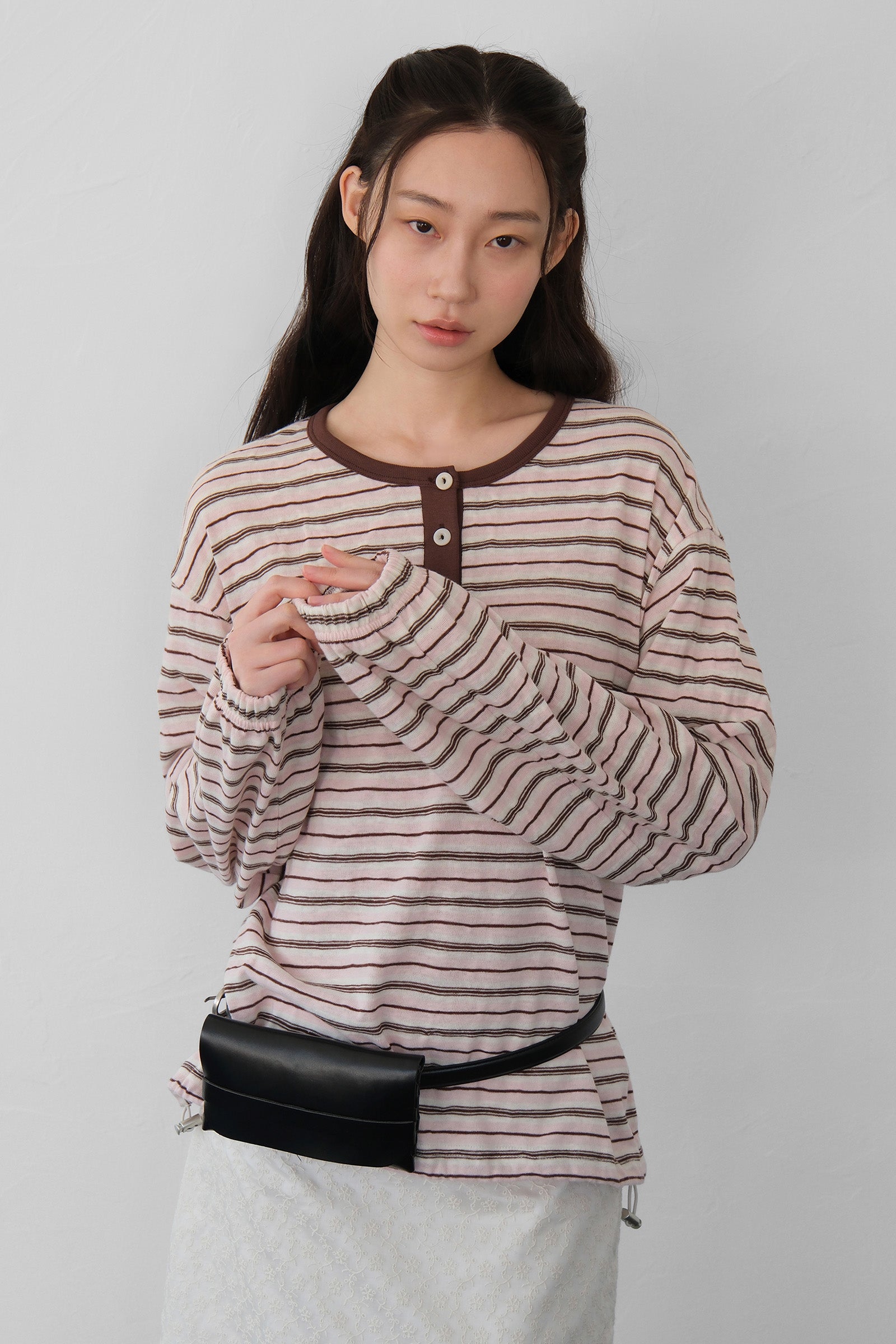 MOUI STRIPE HENLEY SWEATSHIRT_BROWN PINK