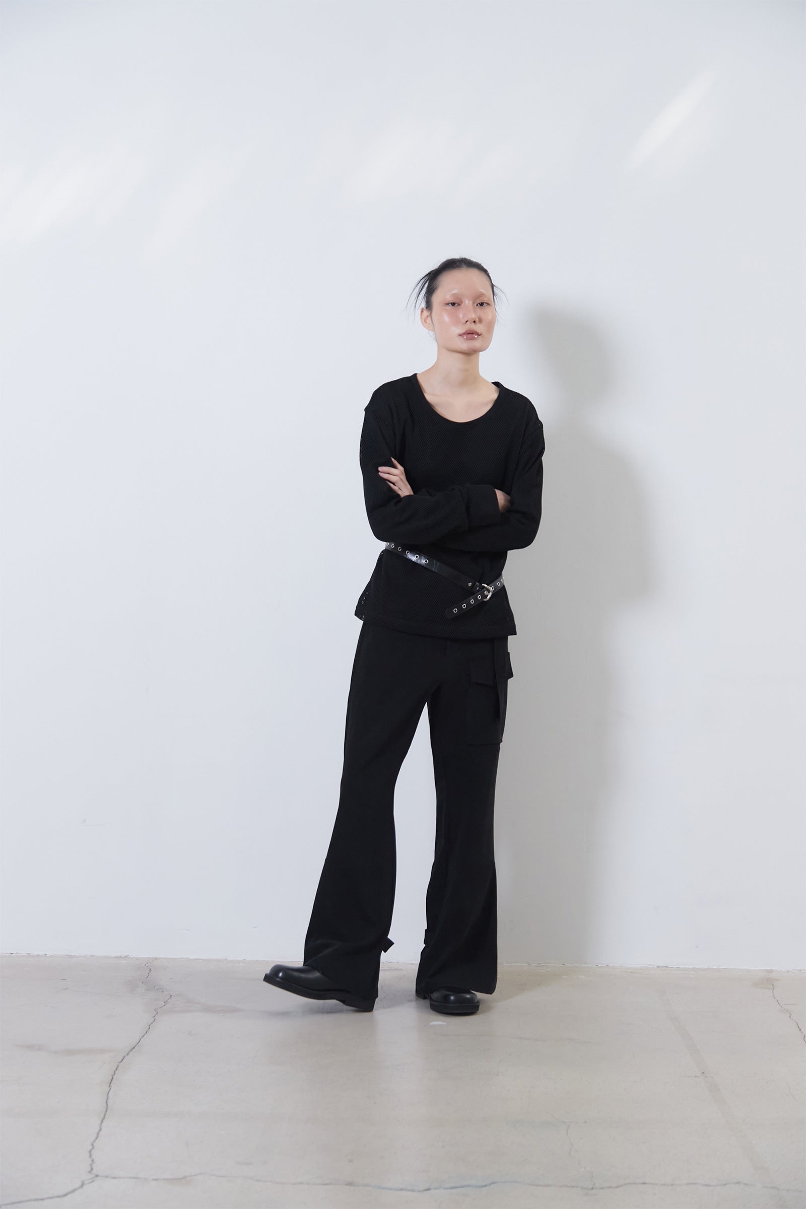 BELTED STAINED FLARE PANTS_BLACK