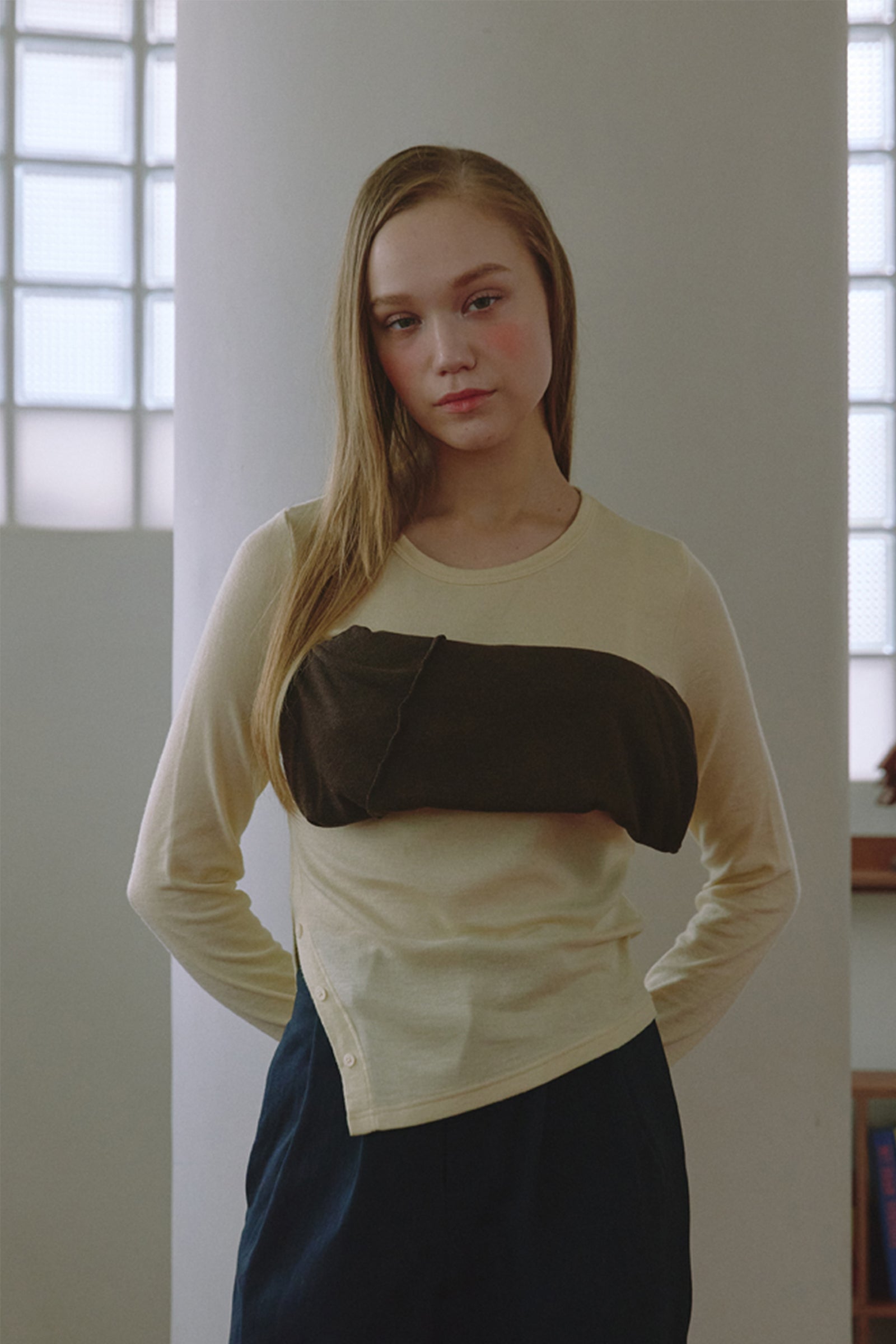 SIDE SLIT WOOL LONG SLEEVE T-SHIRT_LIGHT YELLOW